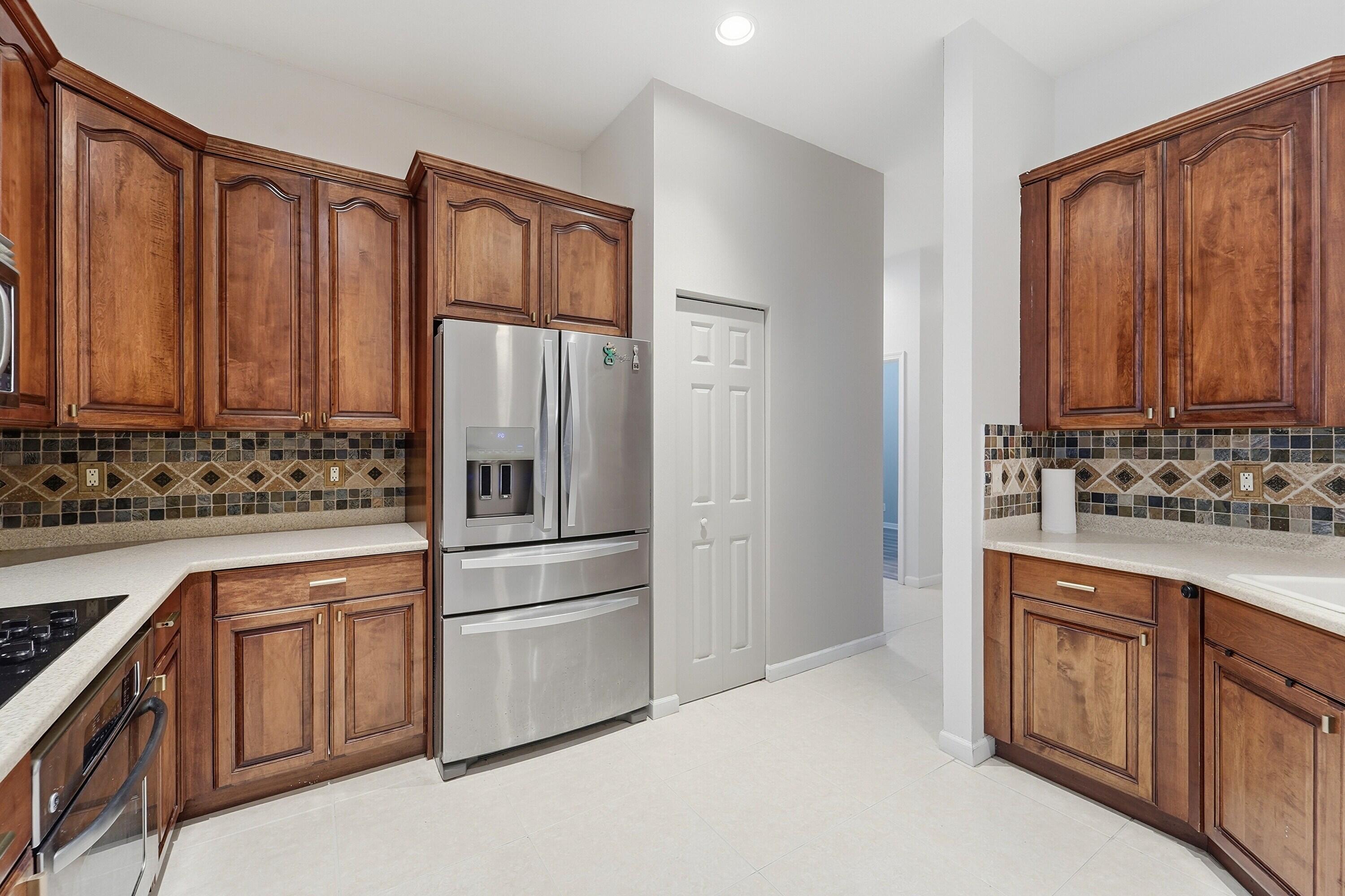 970 Tulip Circle Property Photo 10