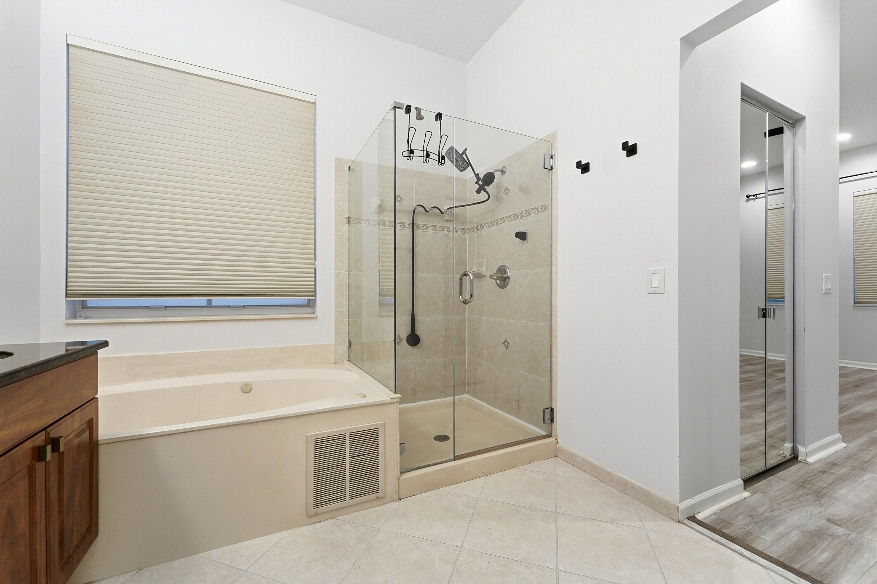 970 Tulip Circle Property Photo 16