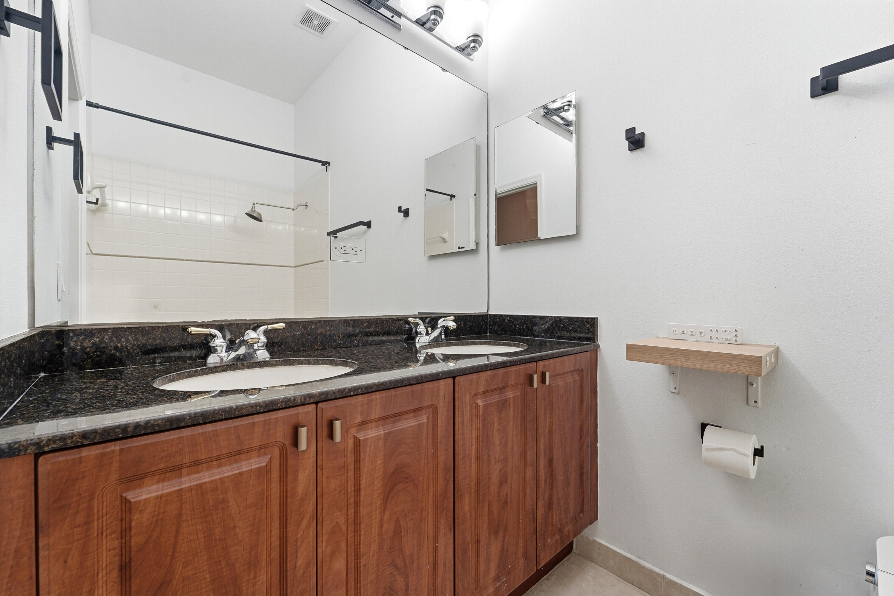 970 Tulip Circle Property Photo 24