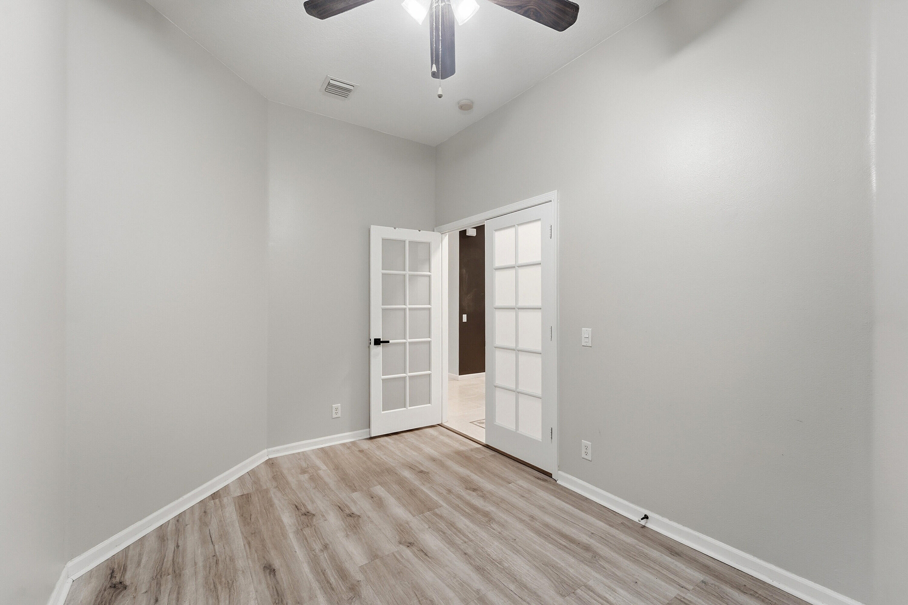 970 Tulip Circle Property Photo 27