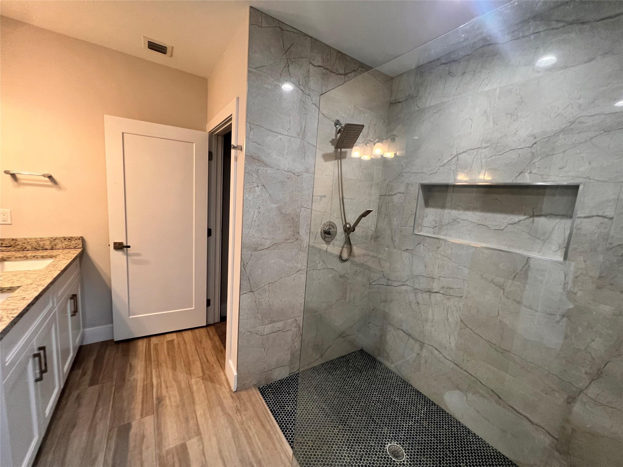 B26049149 Property Photo 6