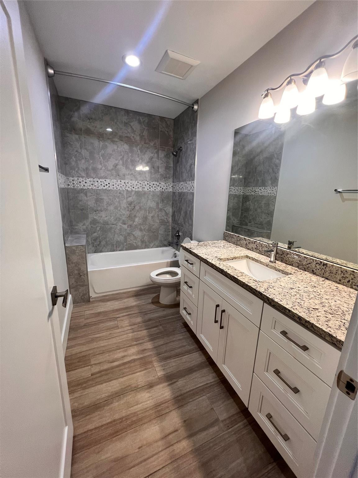 B26049149 Property Photo 16