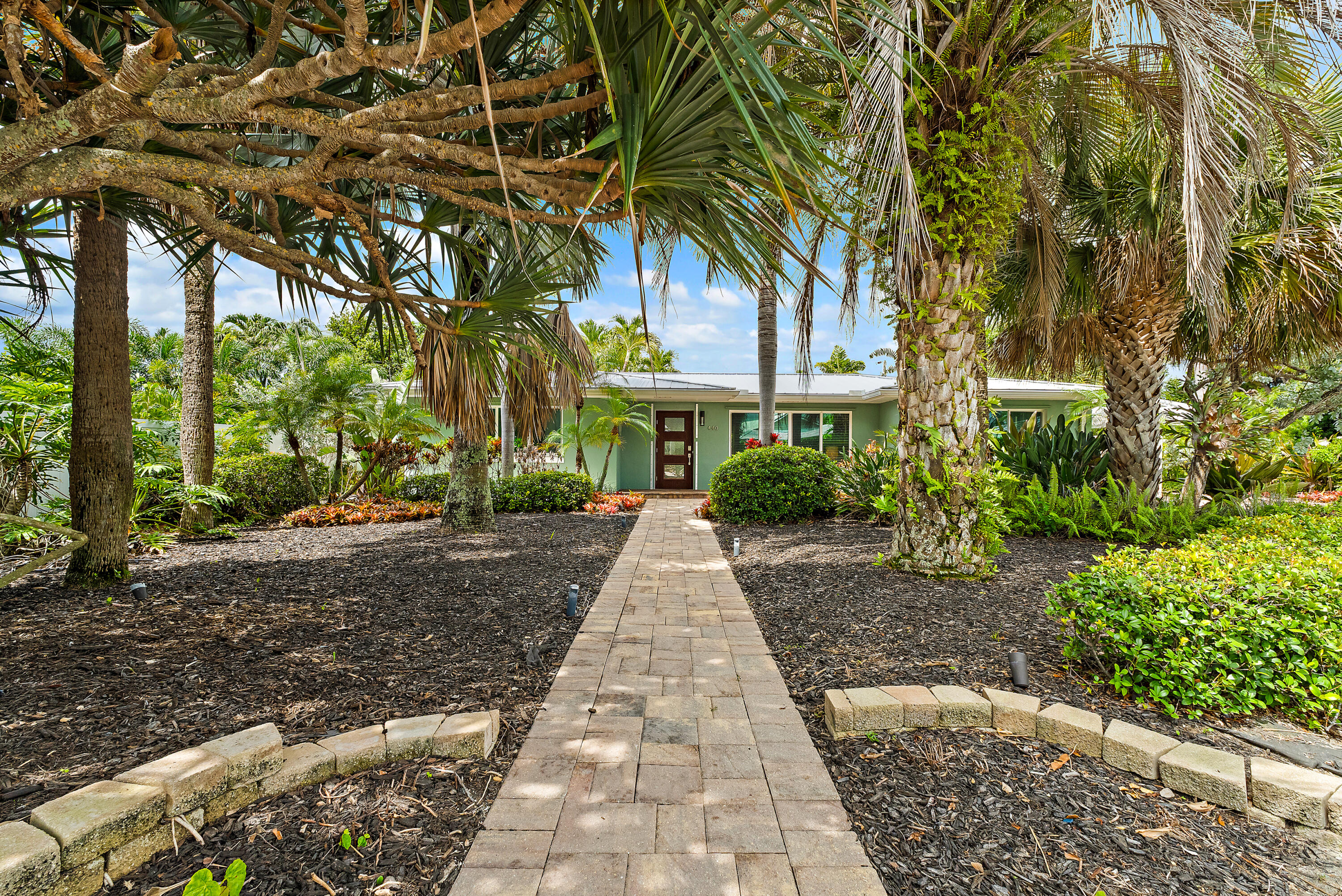 440 Jupiter Lane Property Photo 4