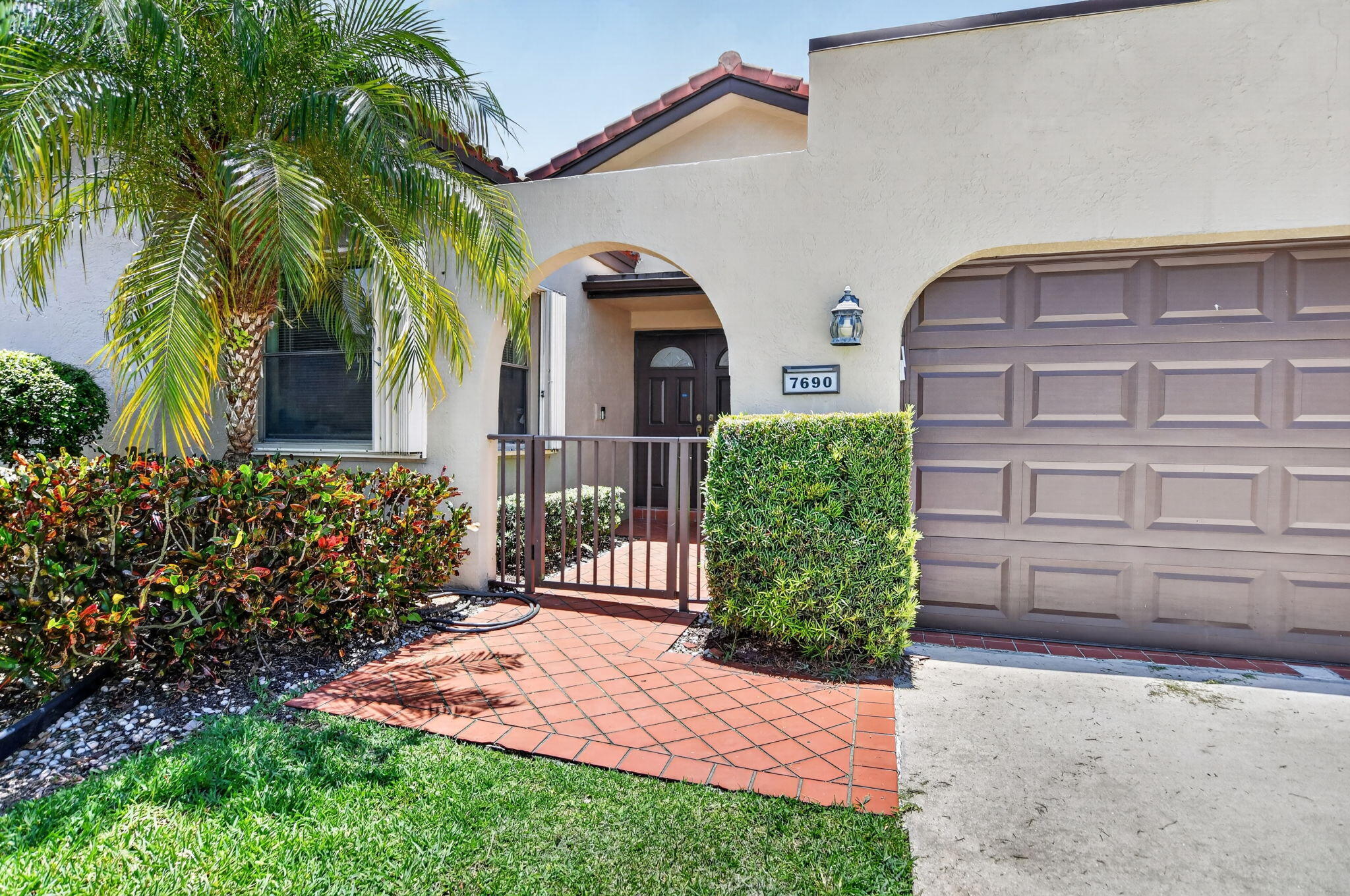 7690 Solimar Circle Property Photo 4
