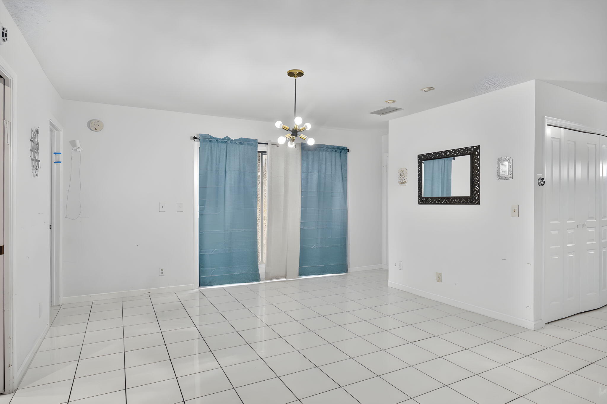 7690 Solimar Circle Property Photo 8