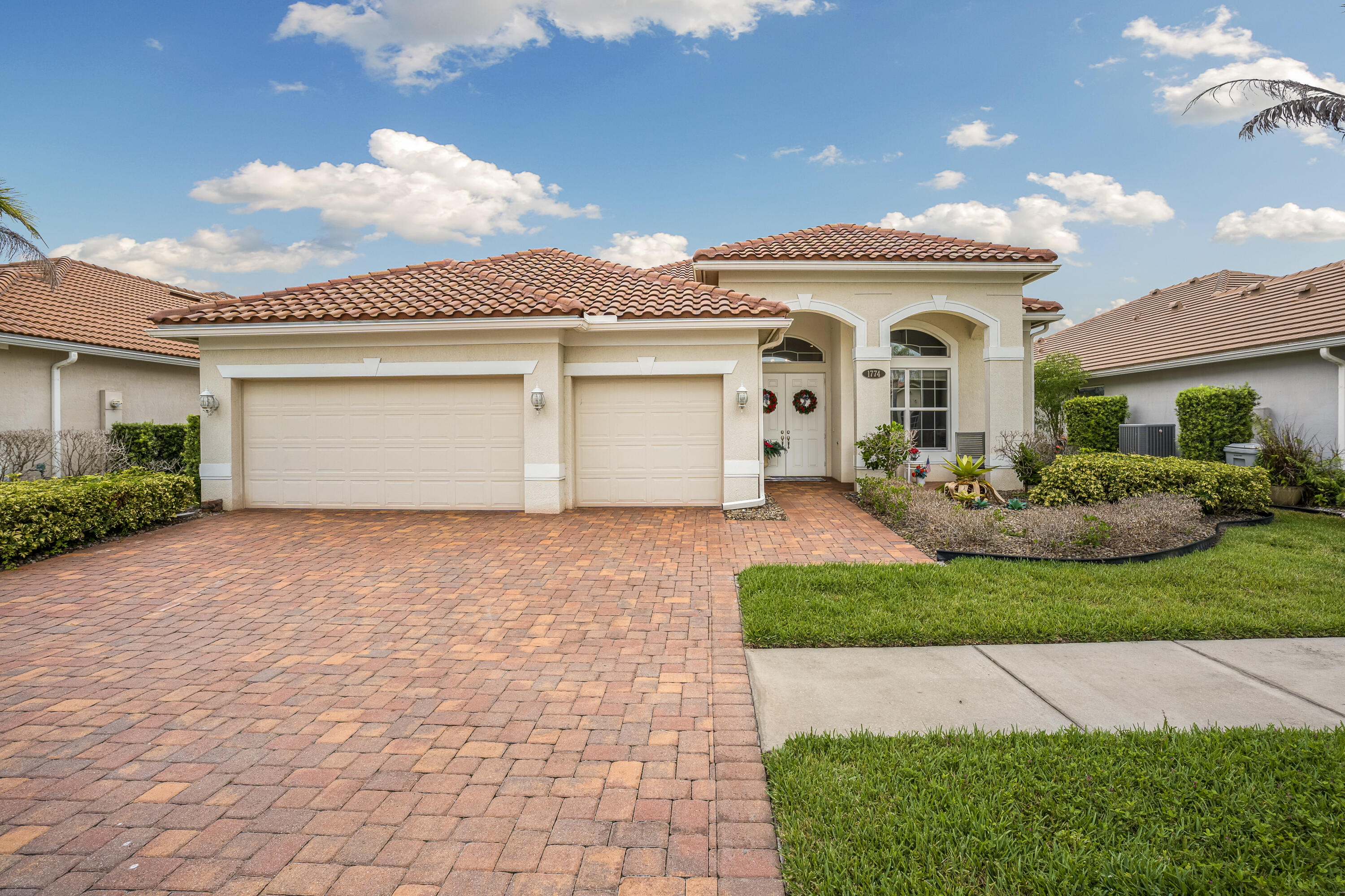 1774 Belmont Circle Sw Property Photo 8