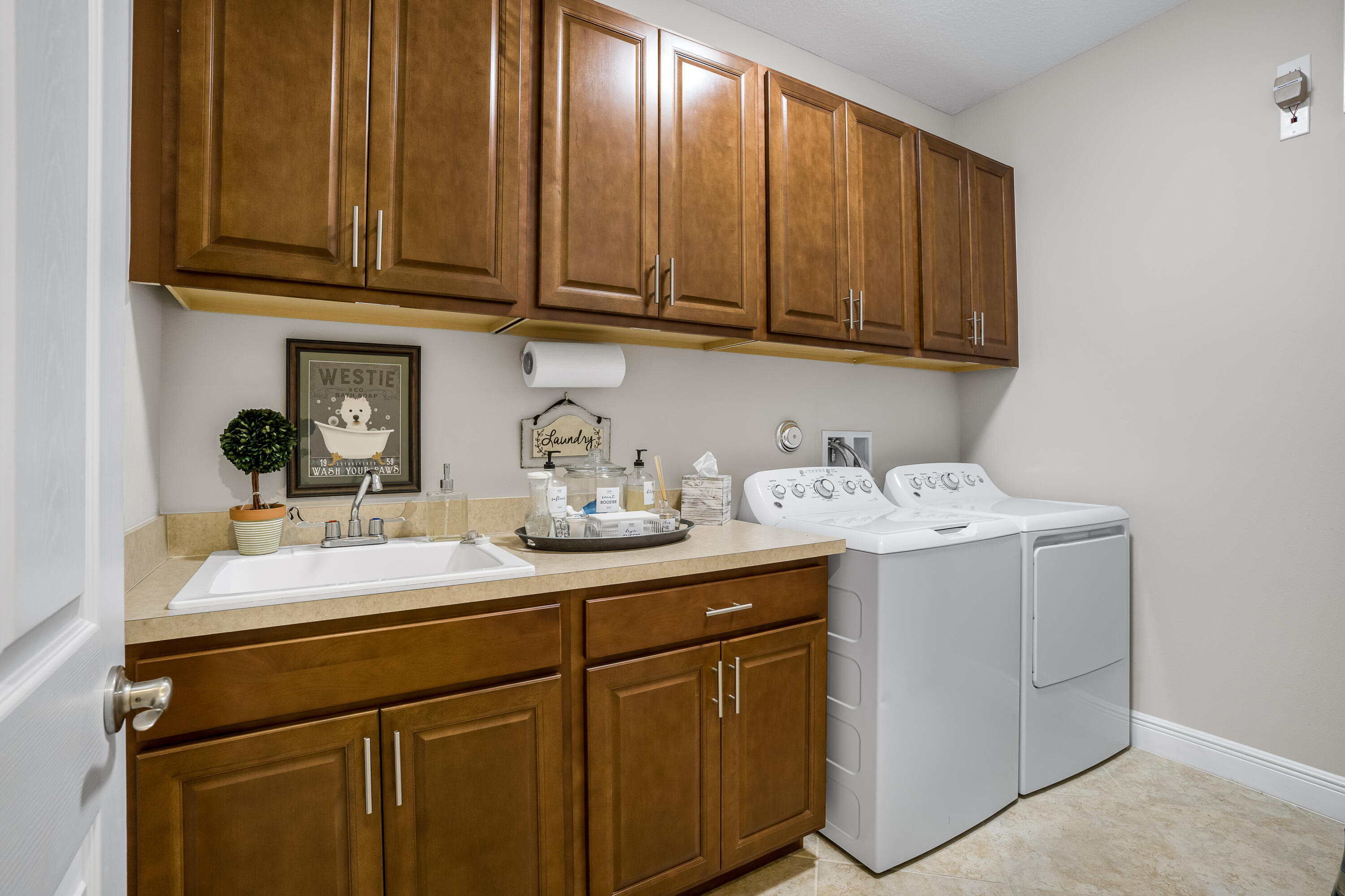 1774 Belmont Circle Sw Property Photo 45