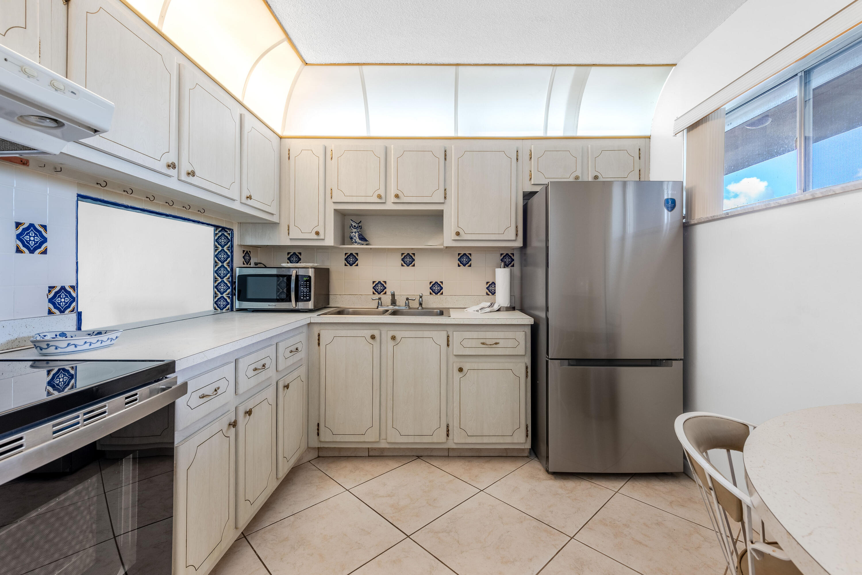 2615 Garden Drive N 307 Property Photo 6