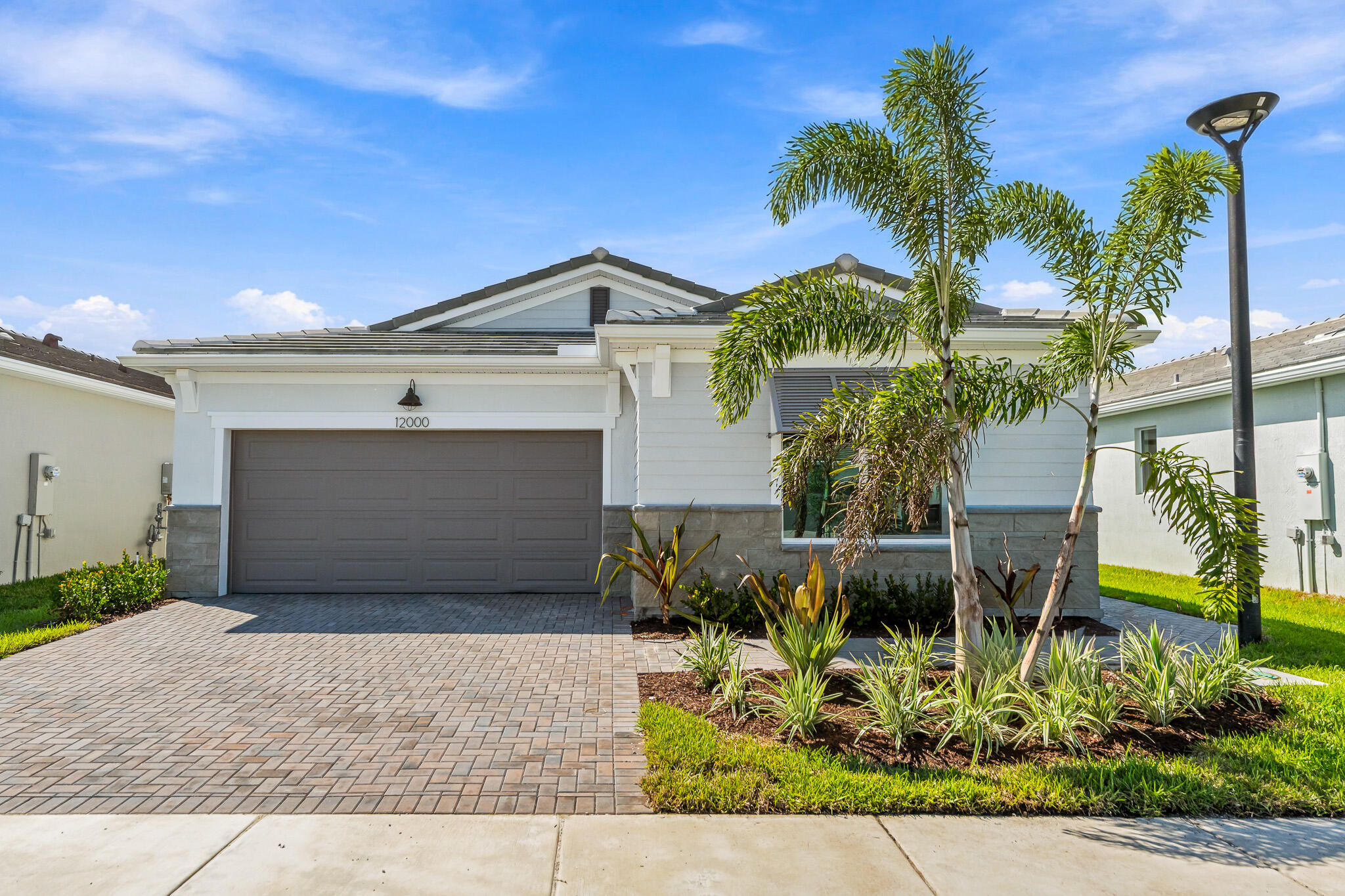 12000 Sw Pantone Street Property Photo 1