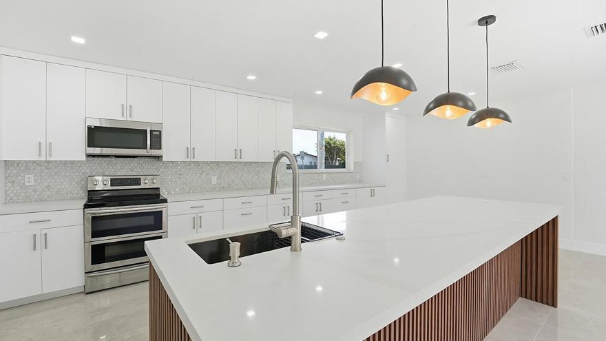 21020 Highland Lakes Boulevard Property Photo 10