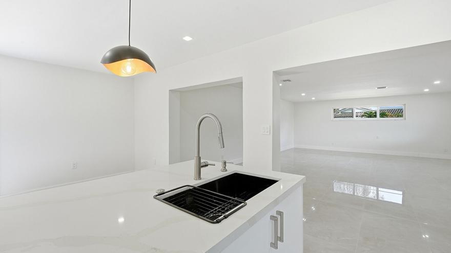 21020 Highland Lakes Boulevard Property Photo 12