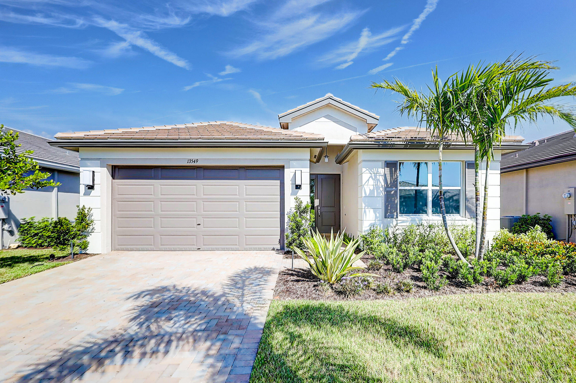 13549 SW Oceanus Boulevard Property Photo 1
