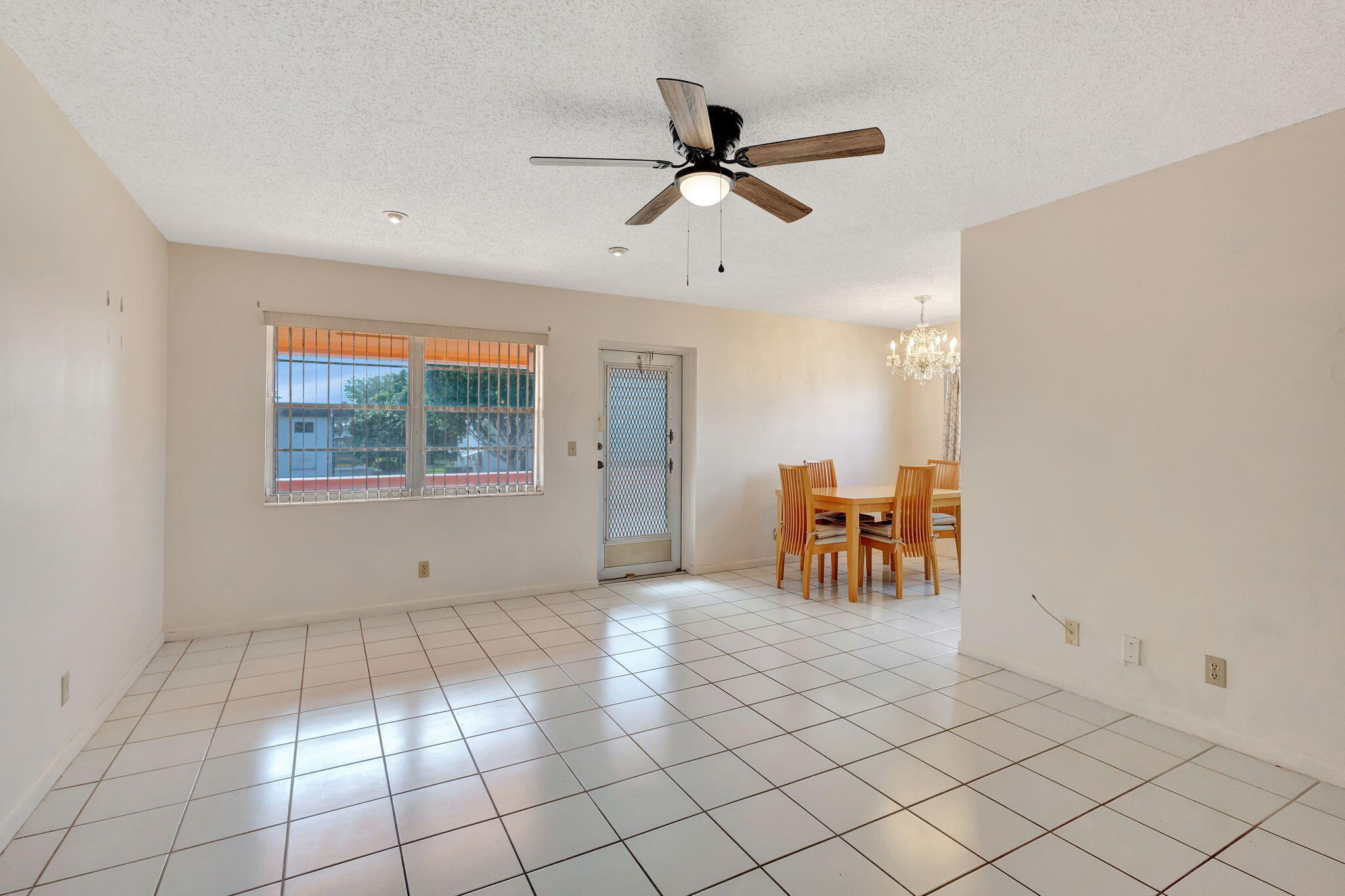 332 Sheffield N Property Photo 3