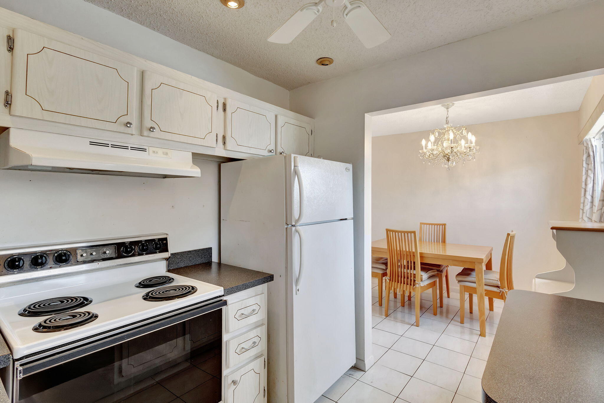 332 Sheffield N Property Photo 8