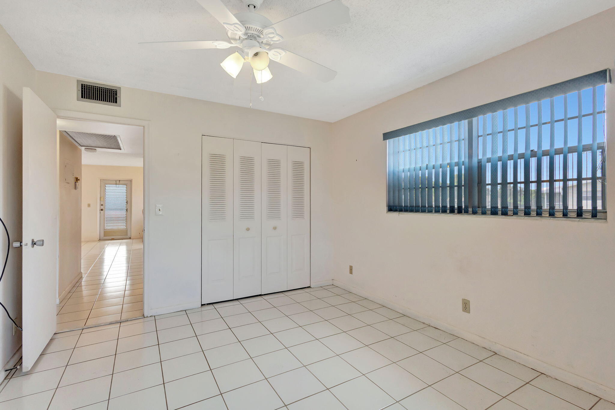 332 Sheffield N Property Photo 9