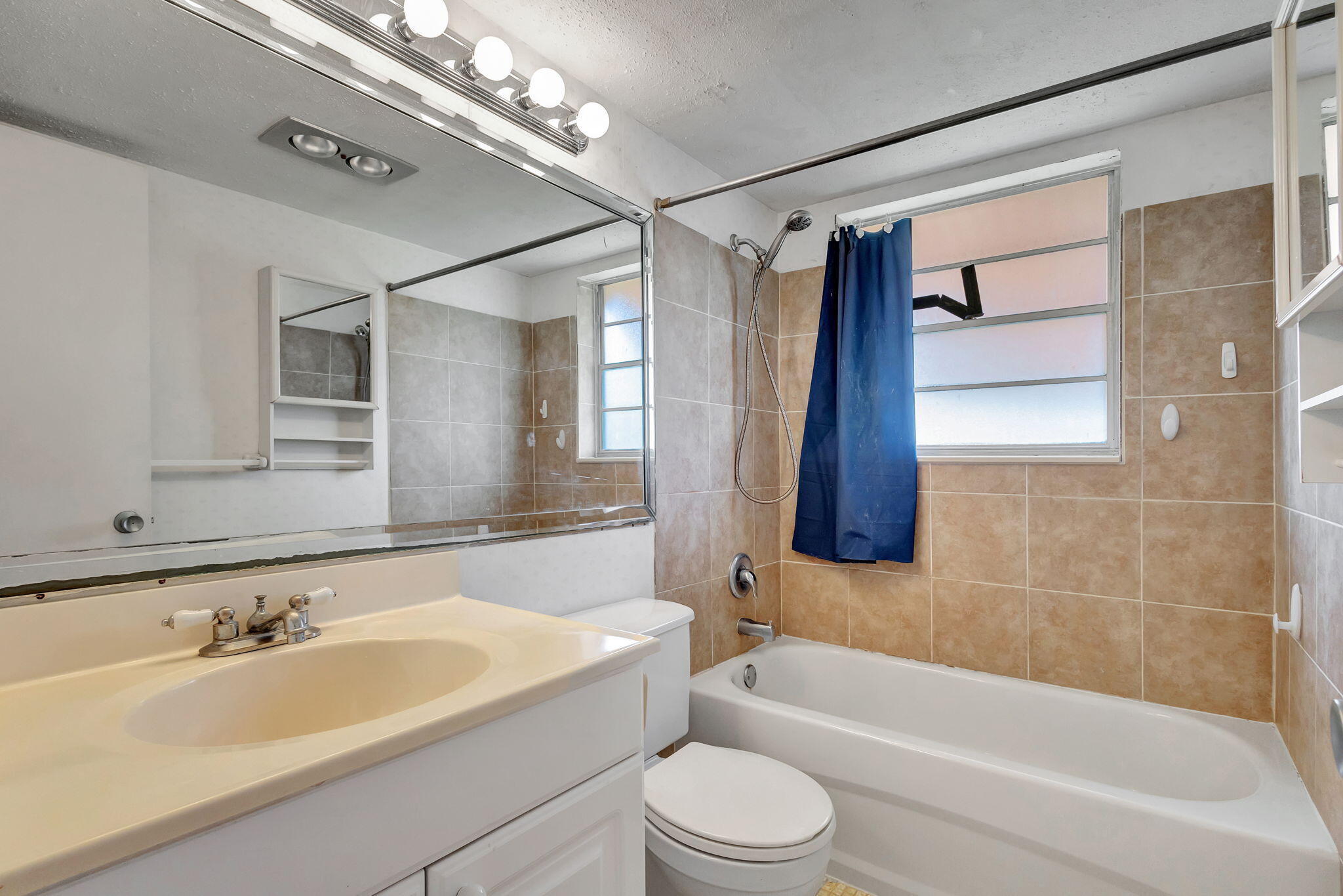 332 Sheffield N Property Photo 11