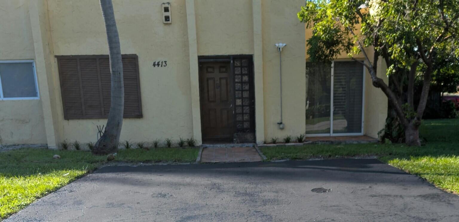 4413 Nw 3rd Avenue 4413 Property Photo 1