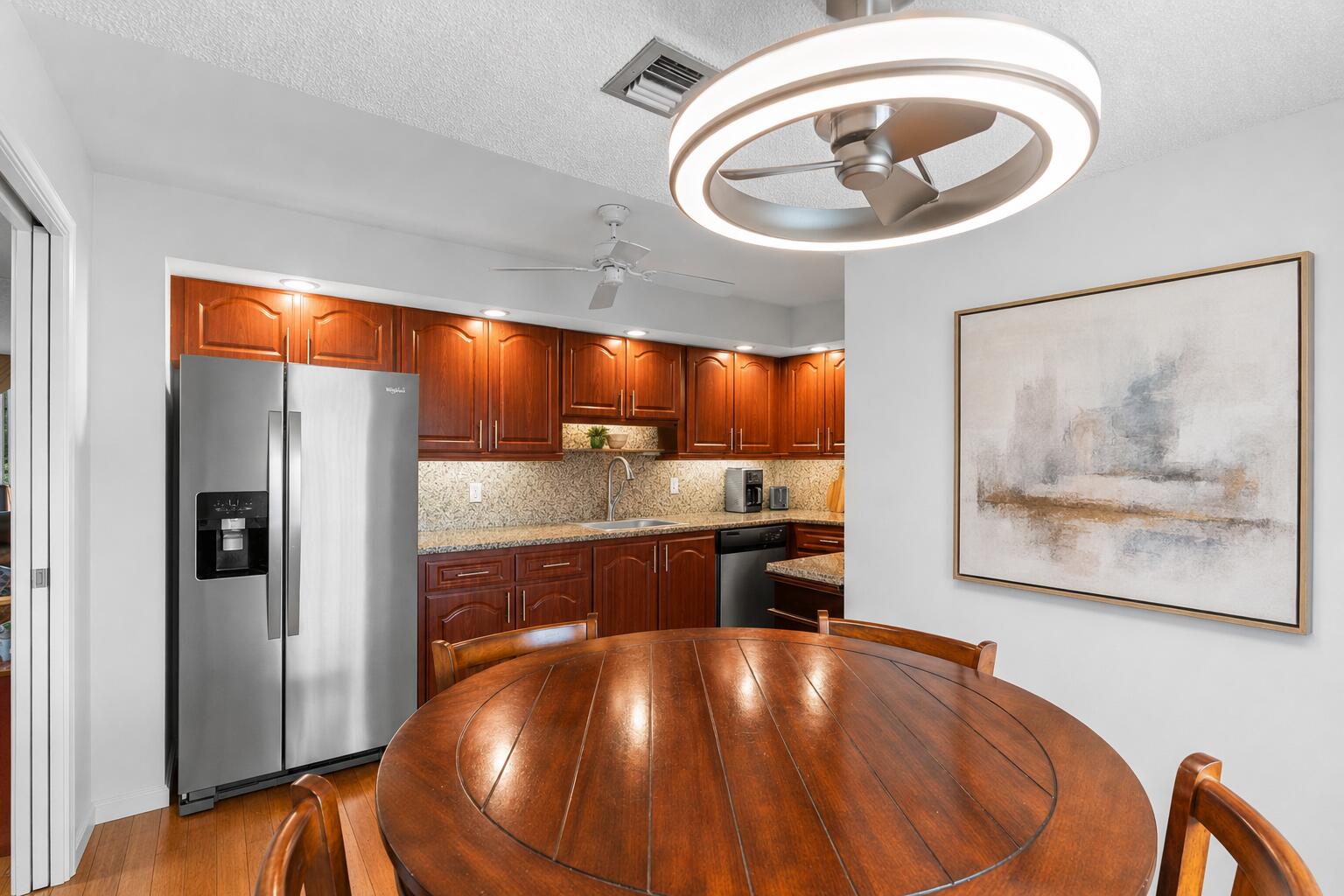 625 Oaks Drive 405 Property Photo 4