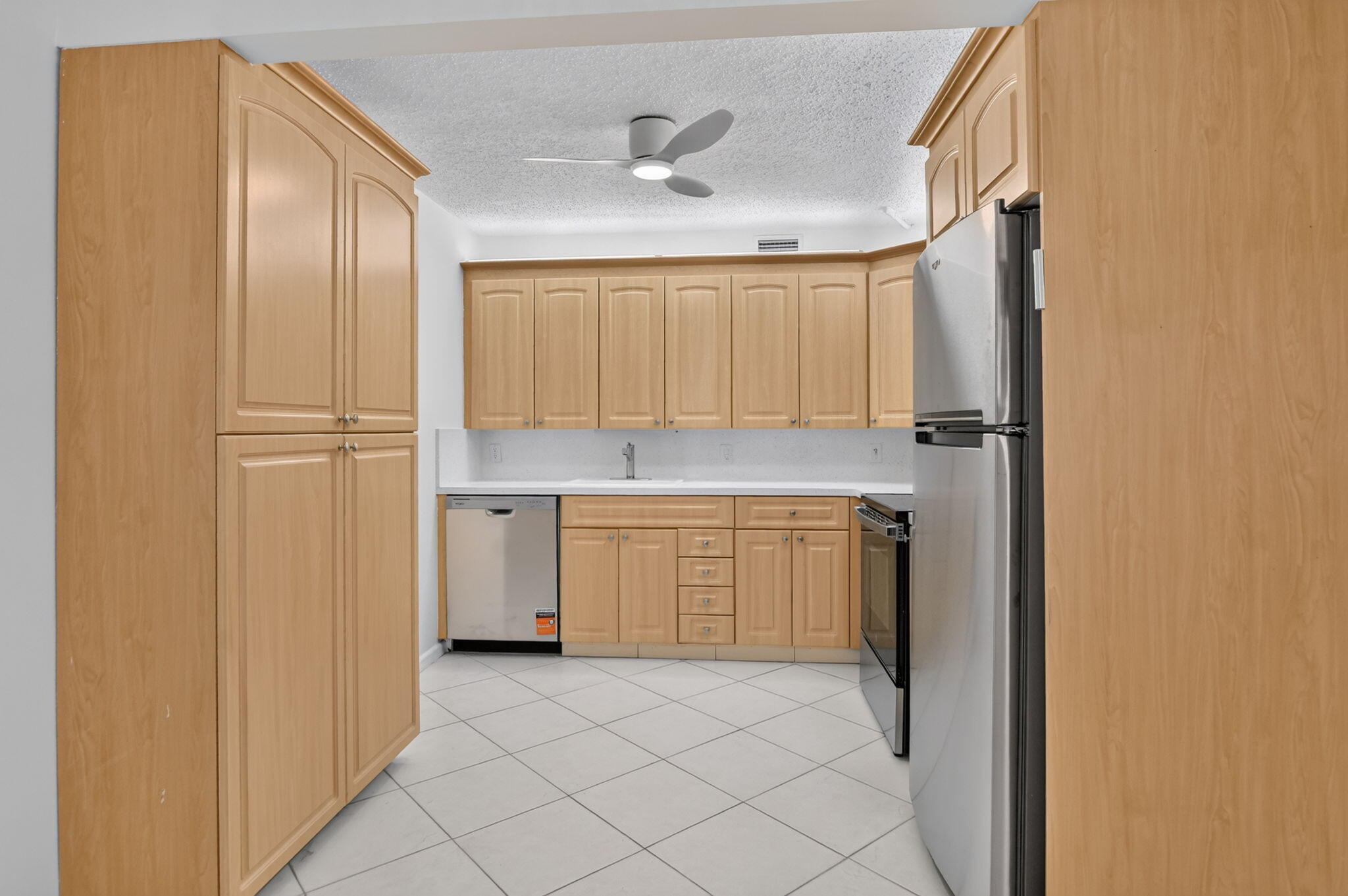 3057 Yarmouth C Property Photo 3