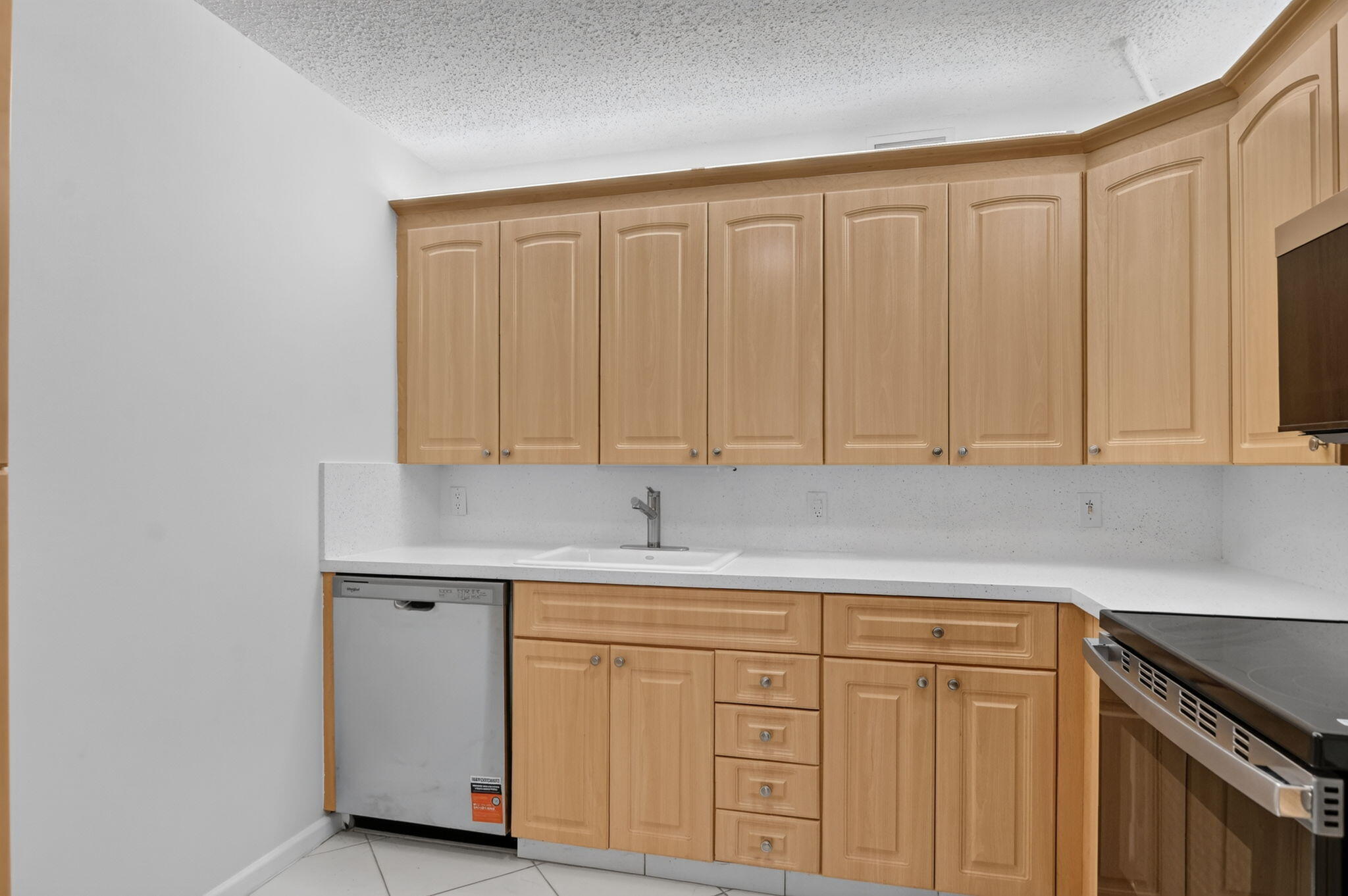3057 Yarmouth C Property Photo 6