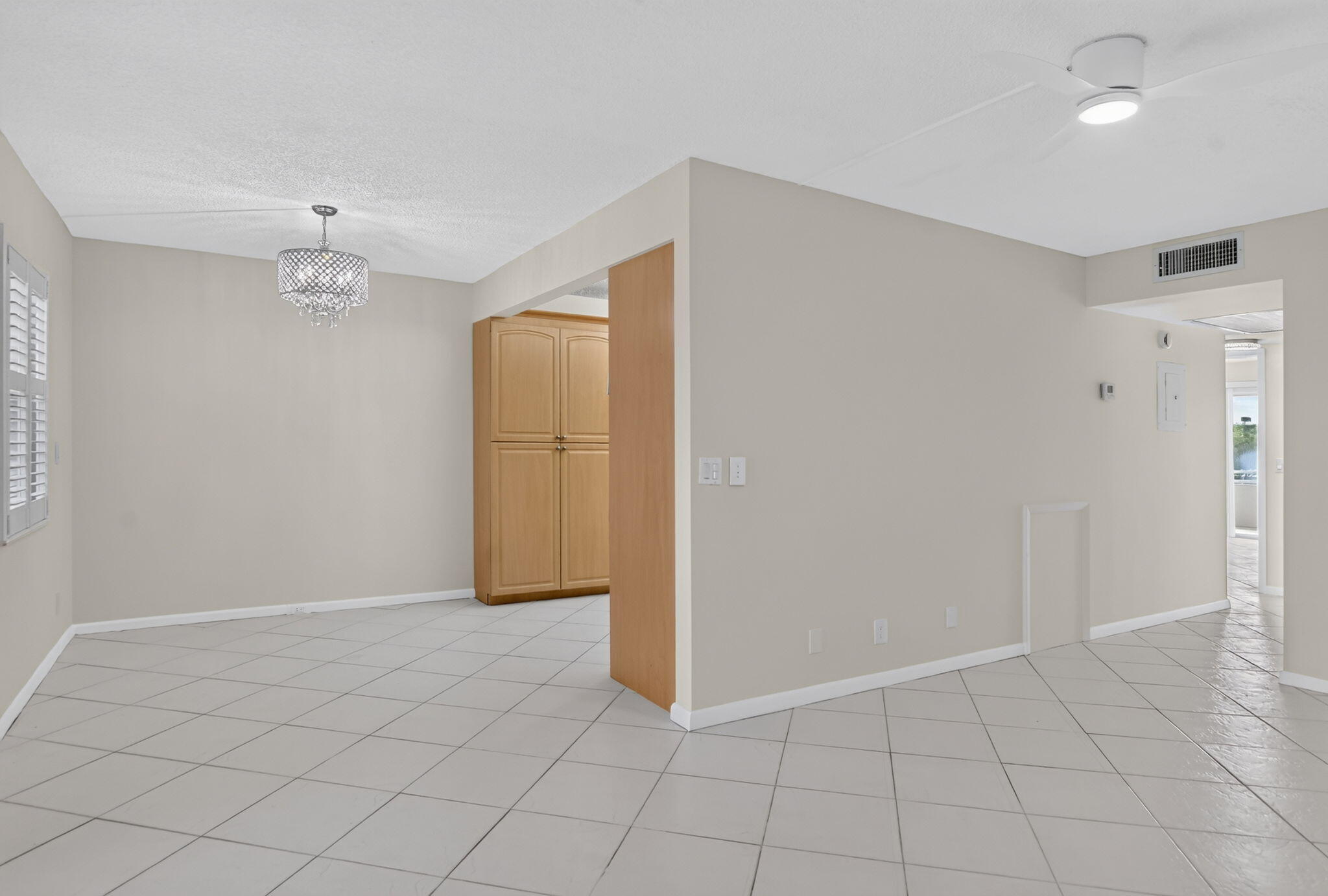 3057 Yarmouth C Property Photo 7