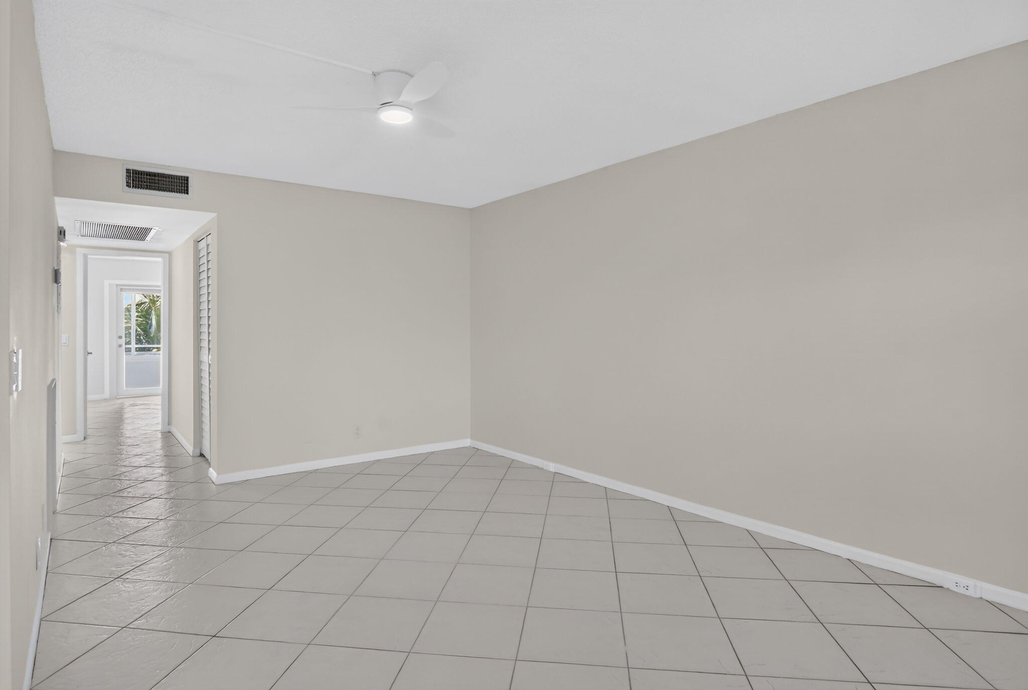 3057 Yarmouth C Property Photo 9