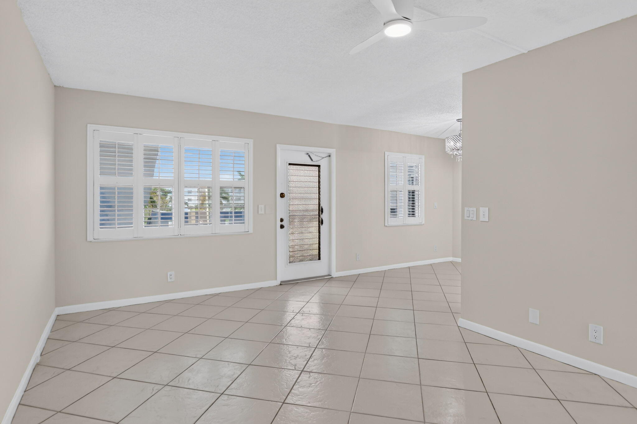 3057 Yarmouth C Property Photo 10
