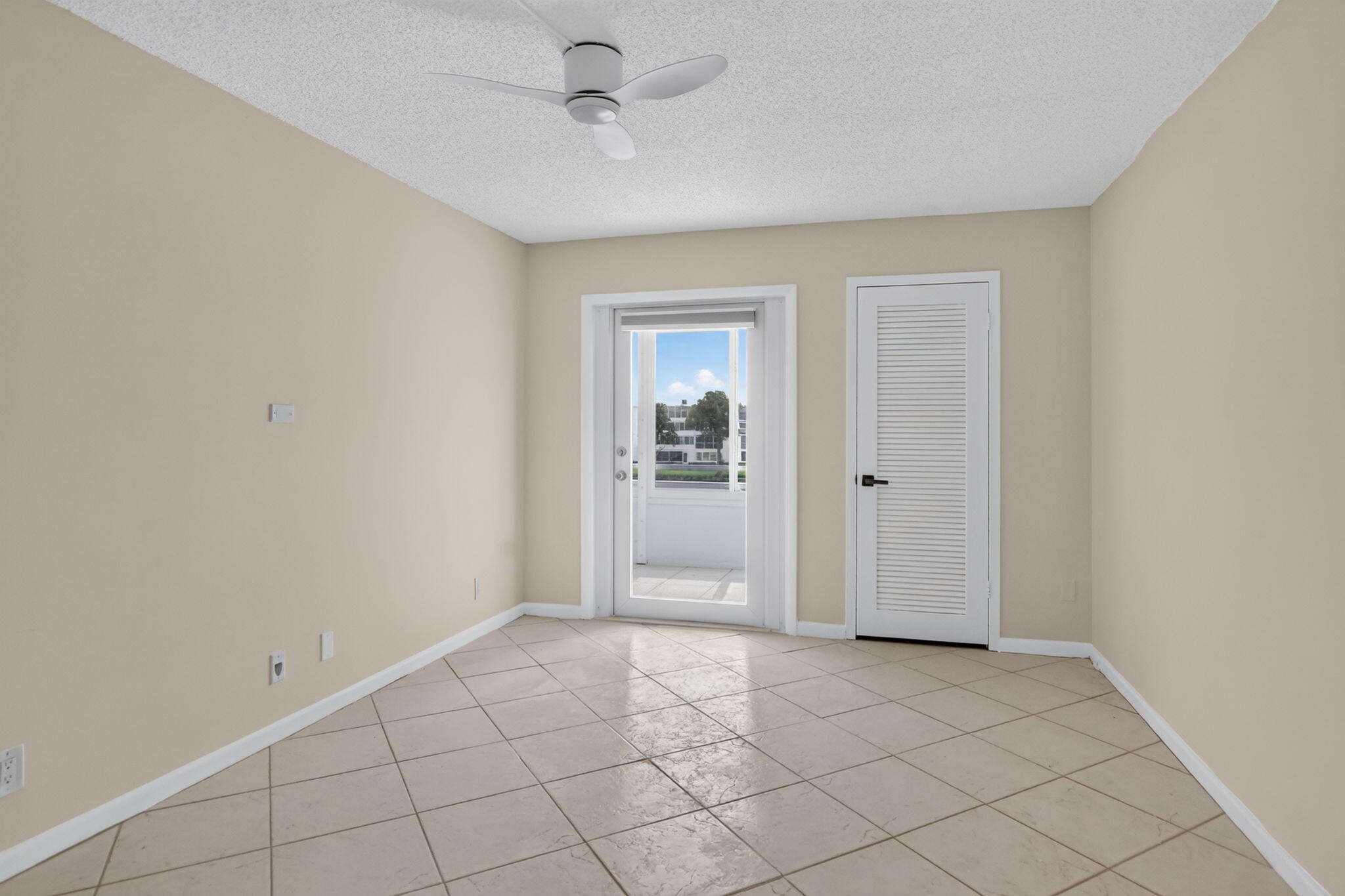 3057 Yarmouth C Property Photo 14