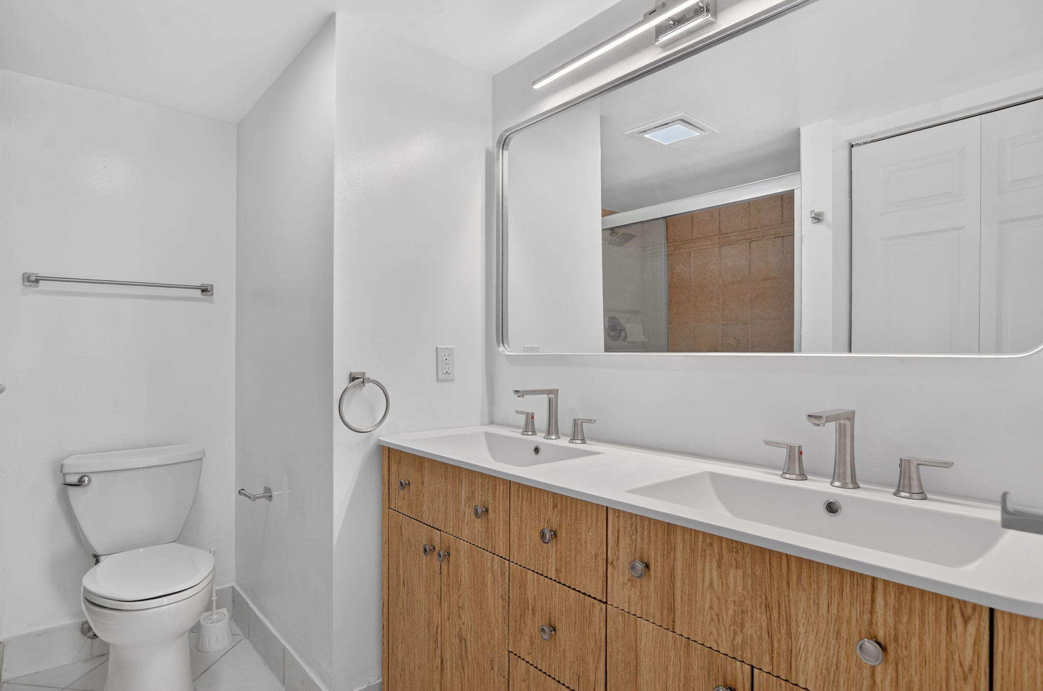 3057 Yarmouth C Property Photo 16