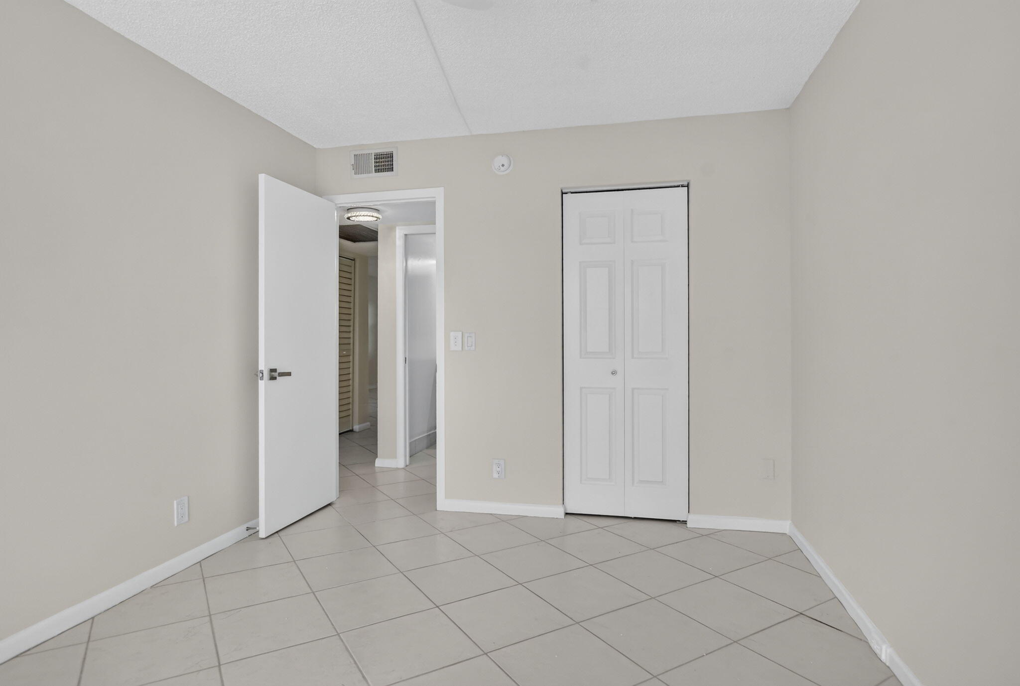 3057 Yarmouth C Property Photo 19