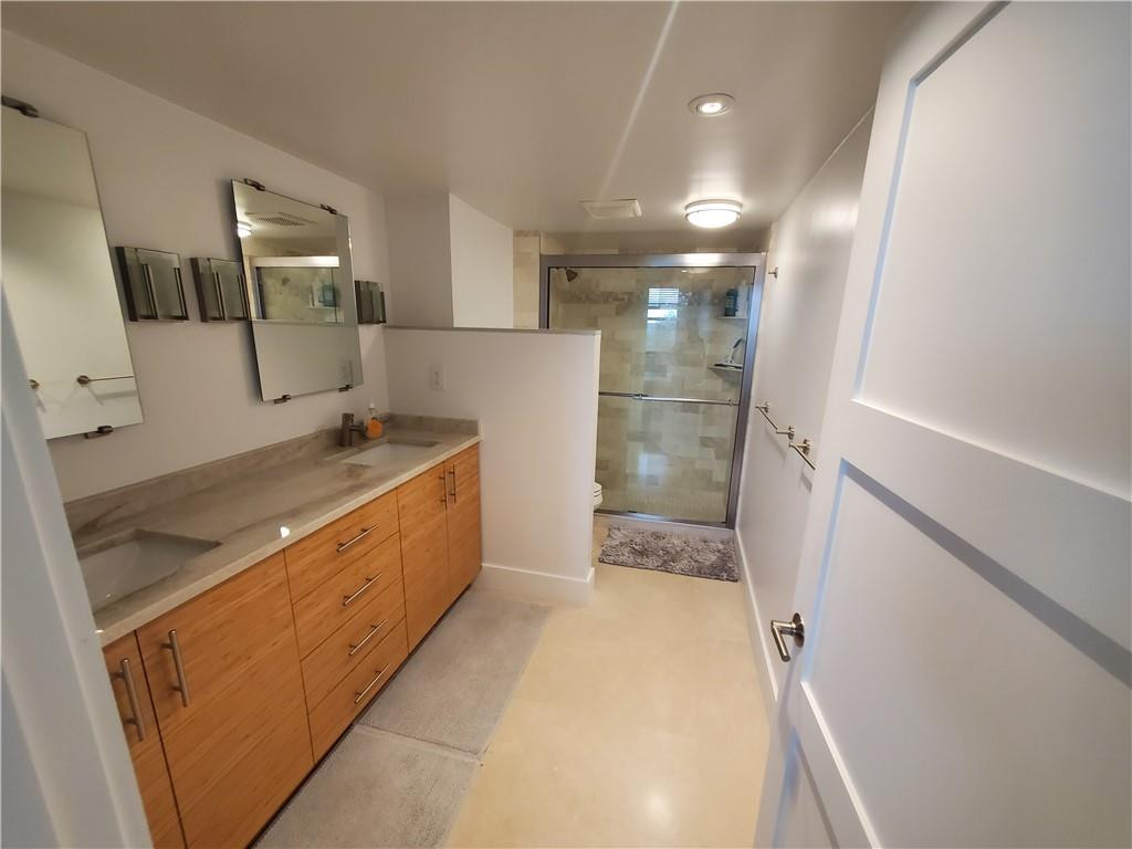 1401 N Riverside Drive N 807 Property Photo 33