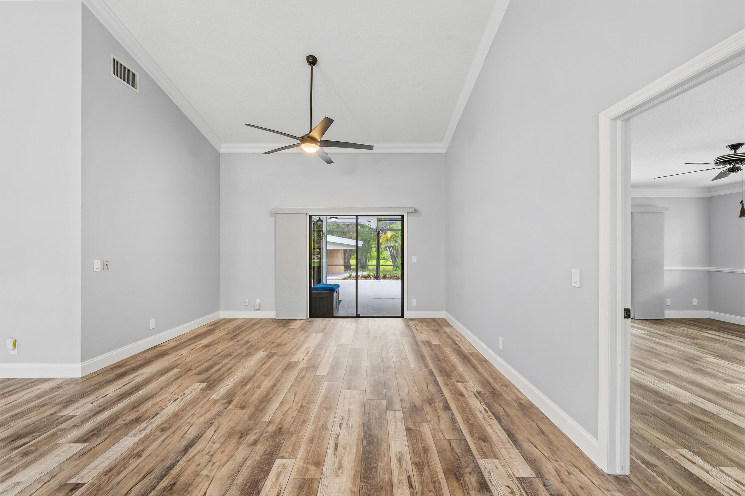 15833 118th Trail N Property Photo 4