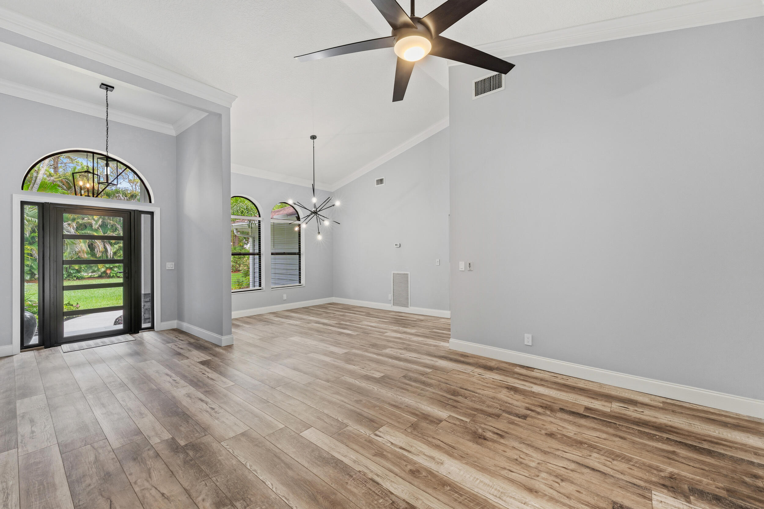 15833 118th Trail N Property Photo 5