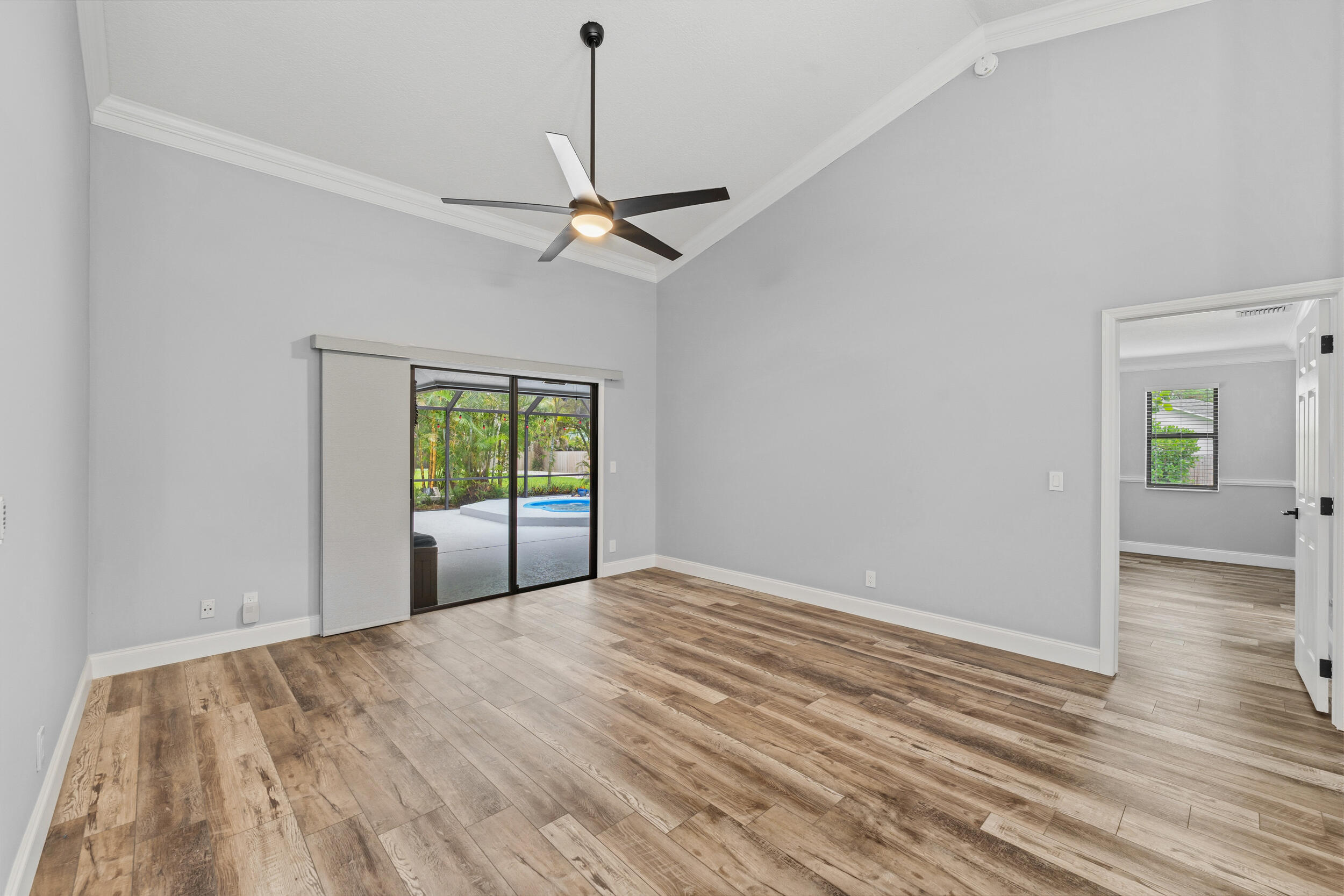 15833 118th Trail N Property Photo 6