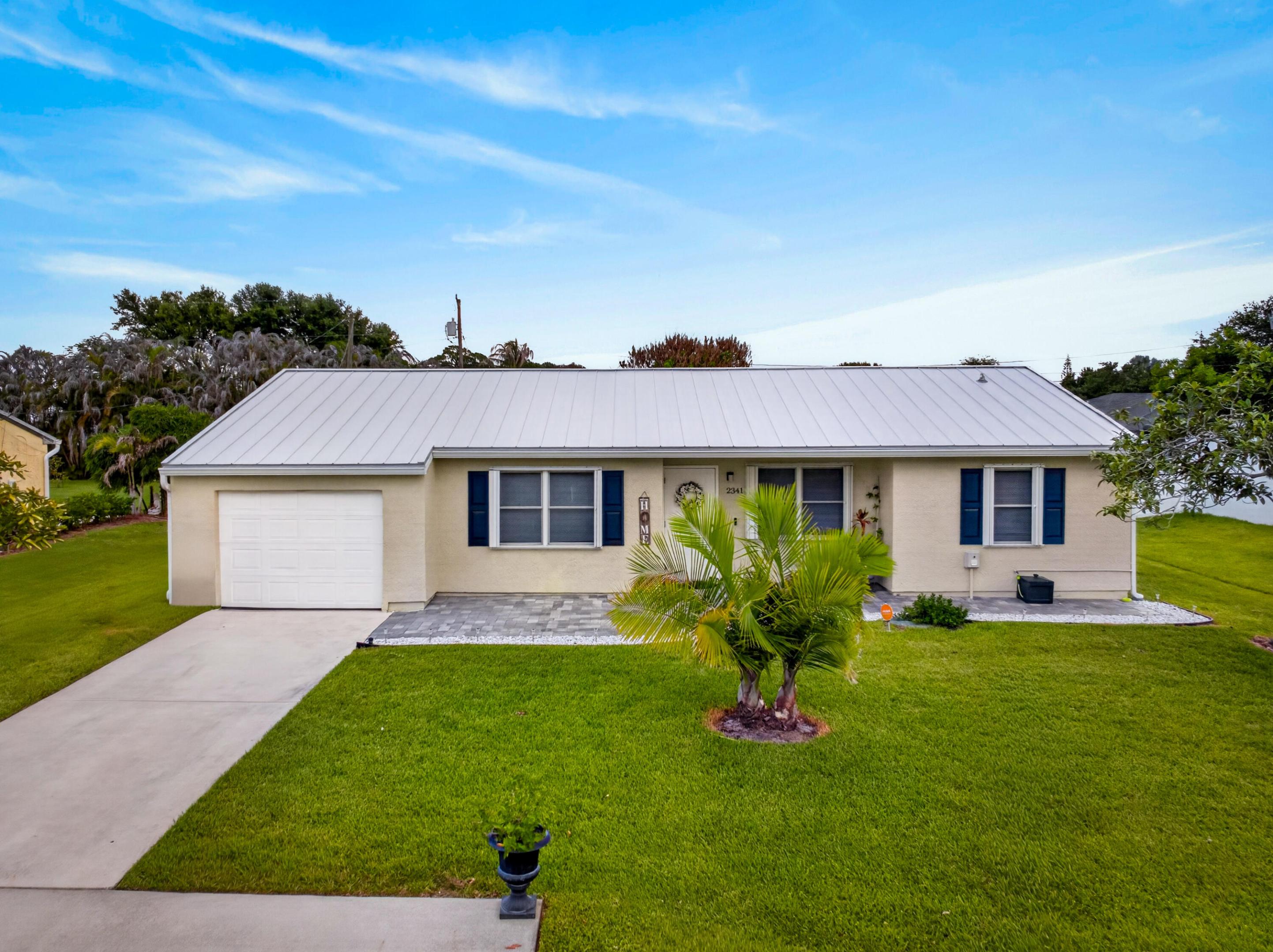 2341 SE West Blackwell Drive
