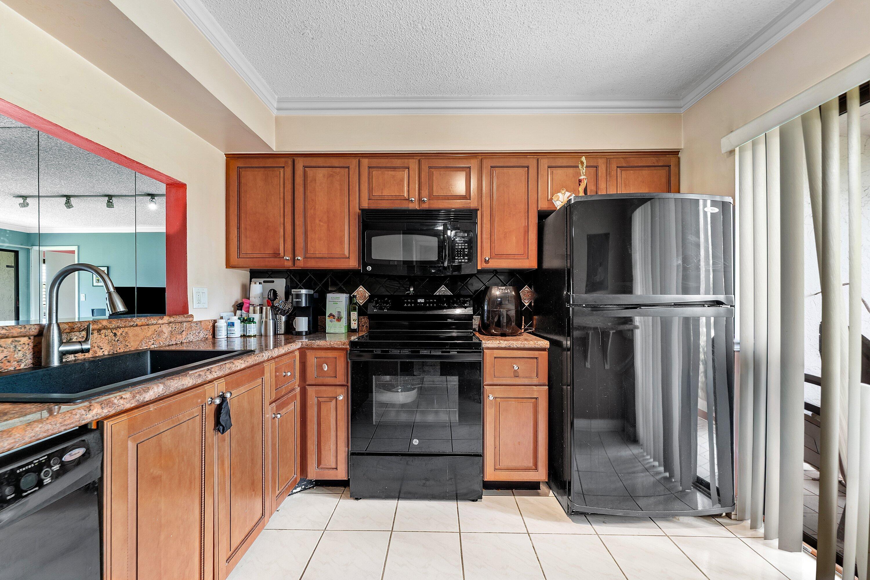105 Tropic Isle Drive 22d Property Photo 8