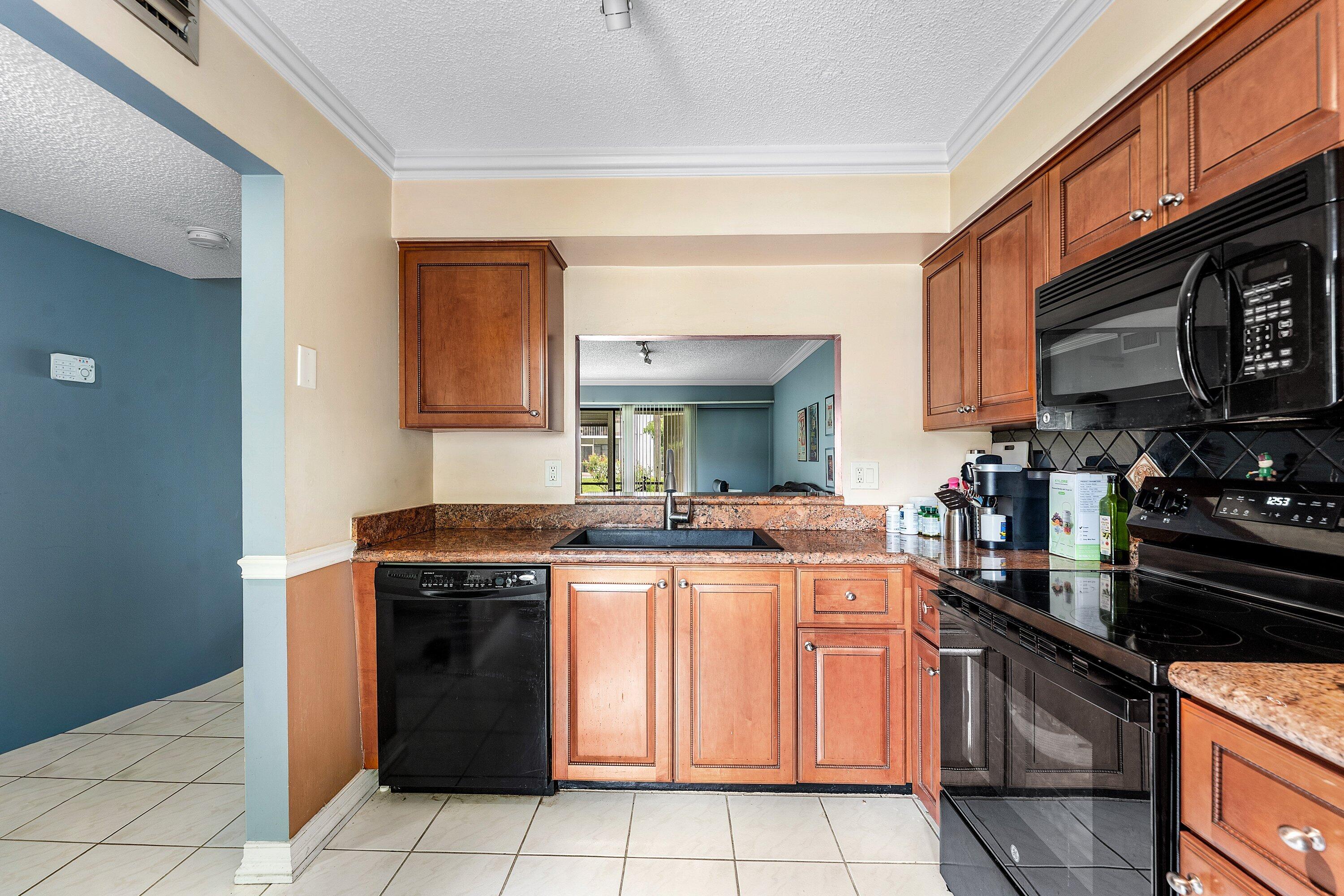 105 Tropic Isle Drive 22d Property Photo 11