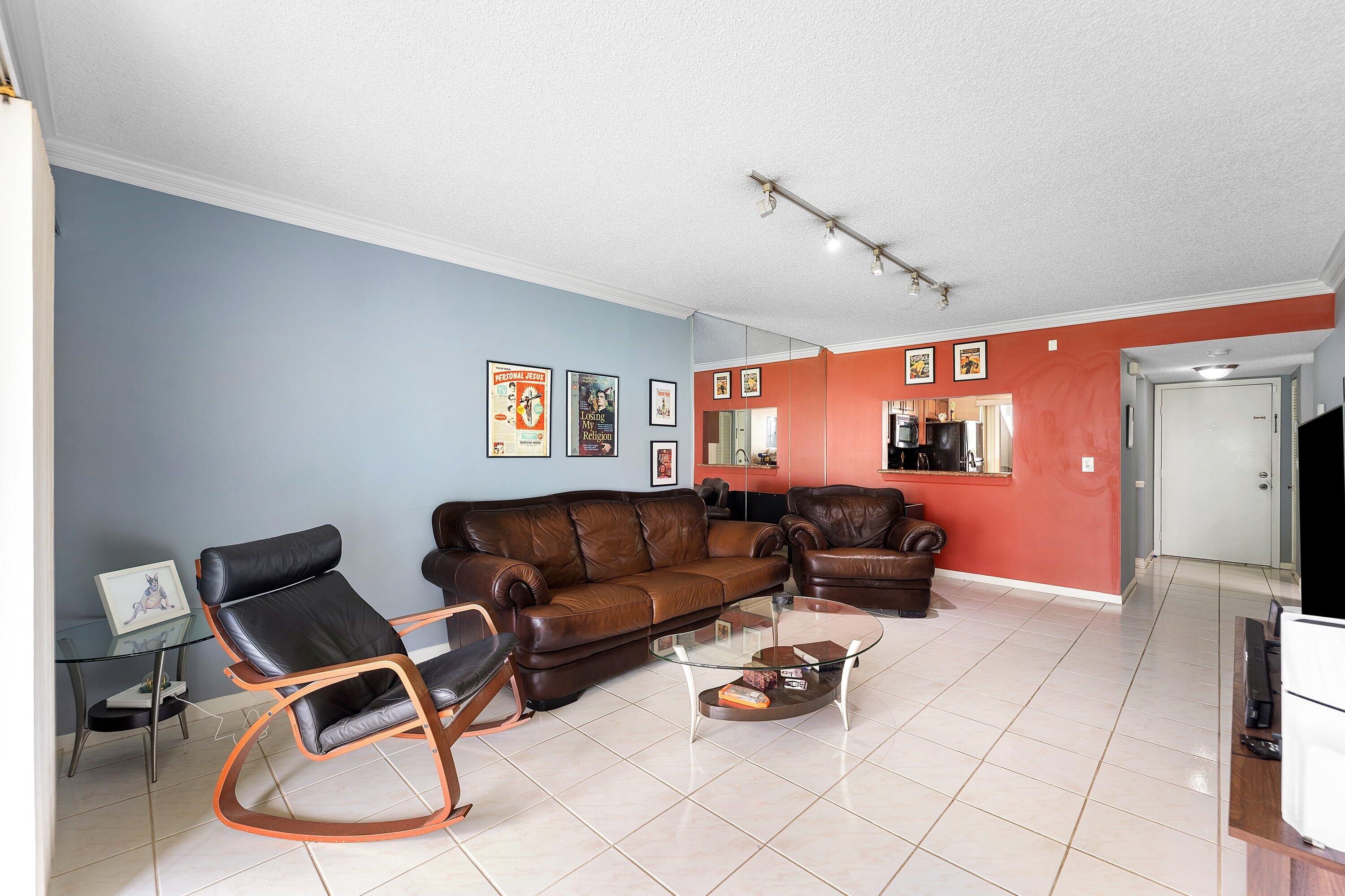 105 Tropic Isle Drive 22d Property Photo 13