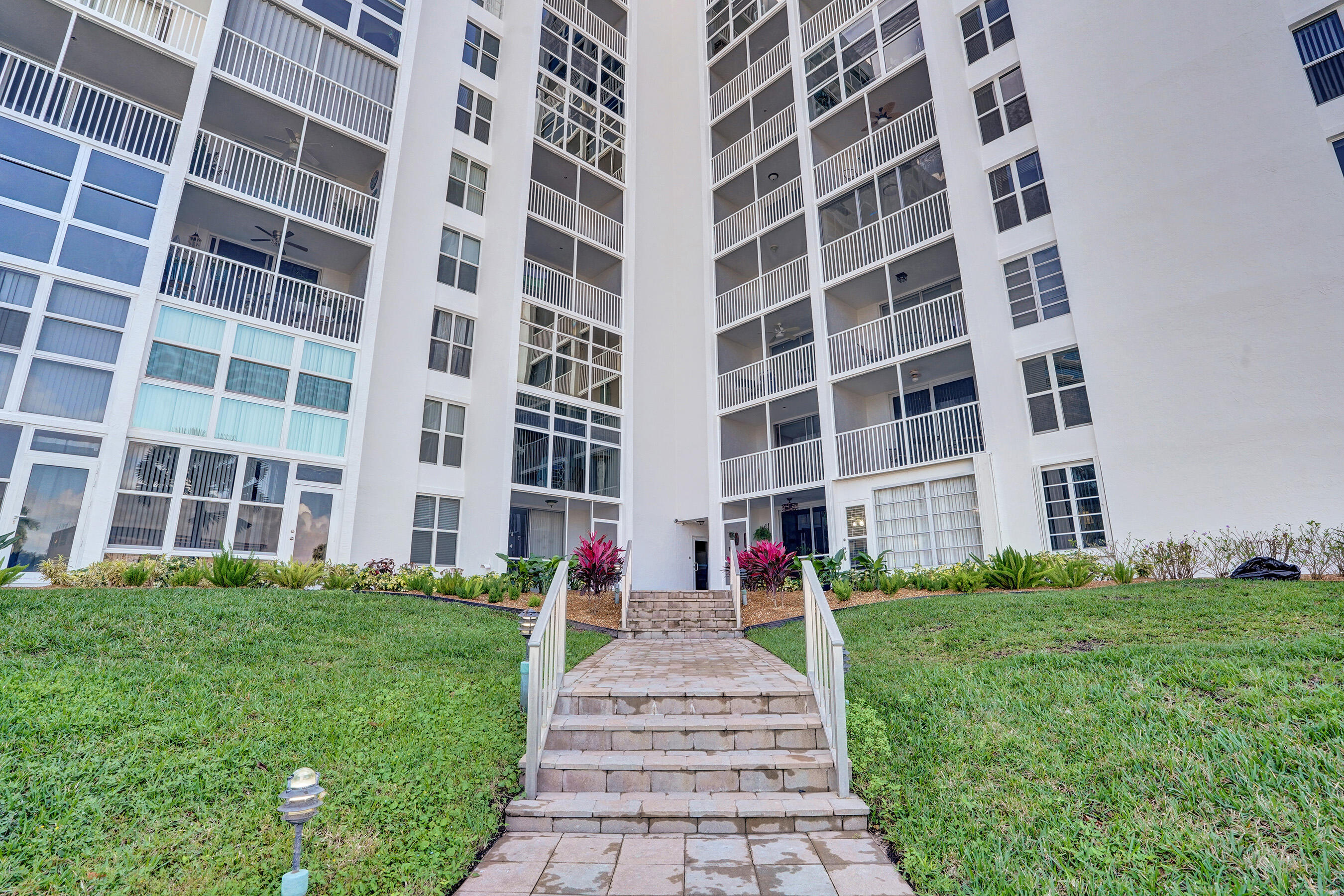1391 S Ocean Boulevard 309 Property Photo 37