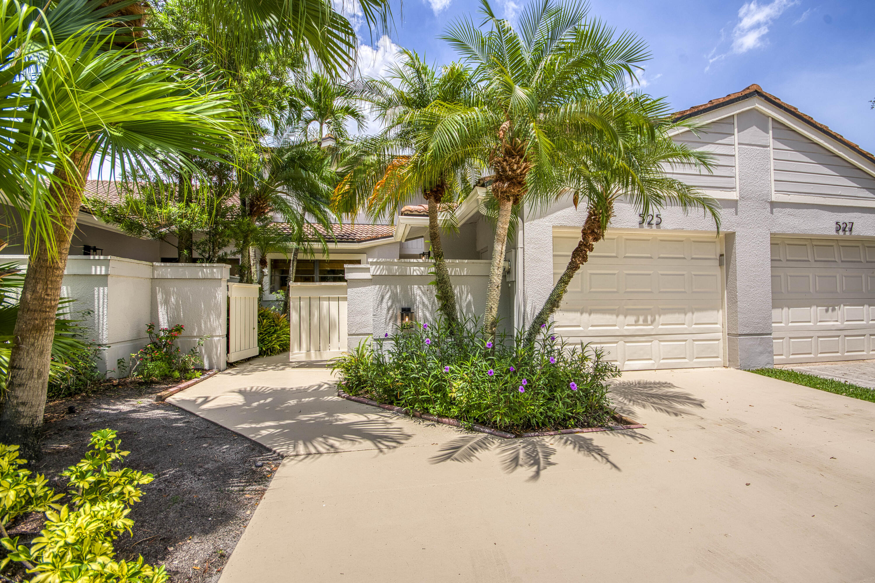 525 Prestwick Circle