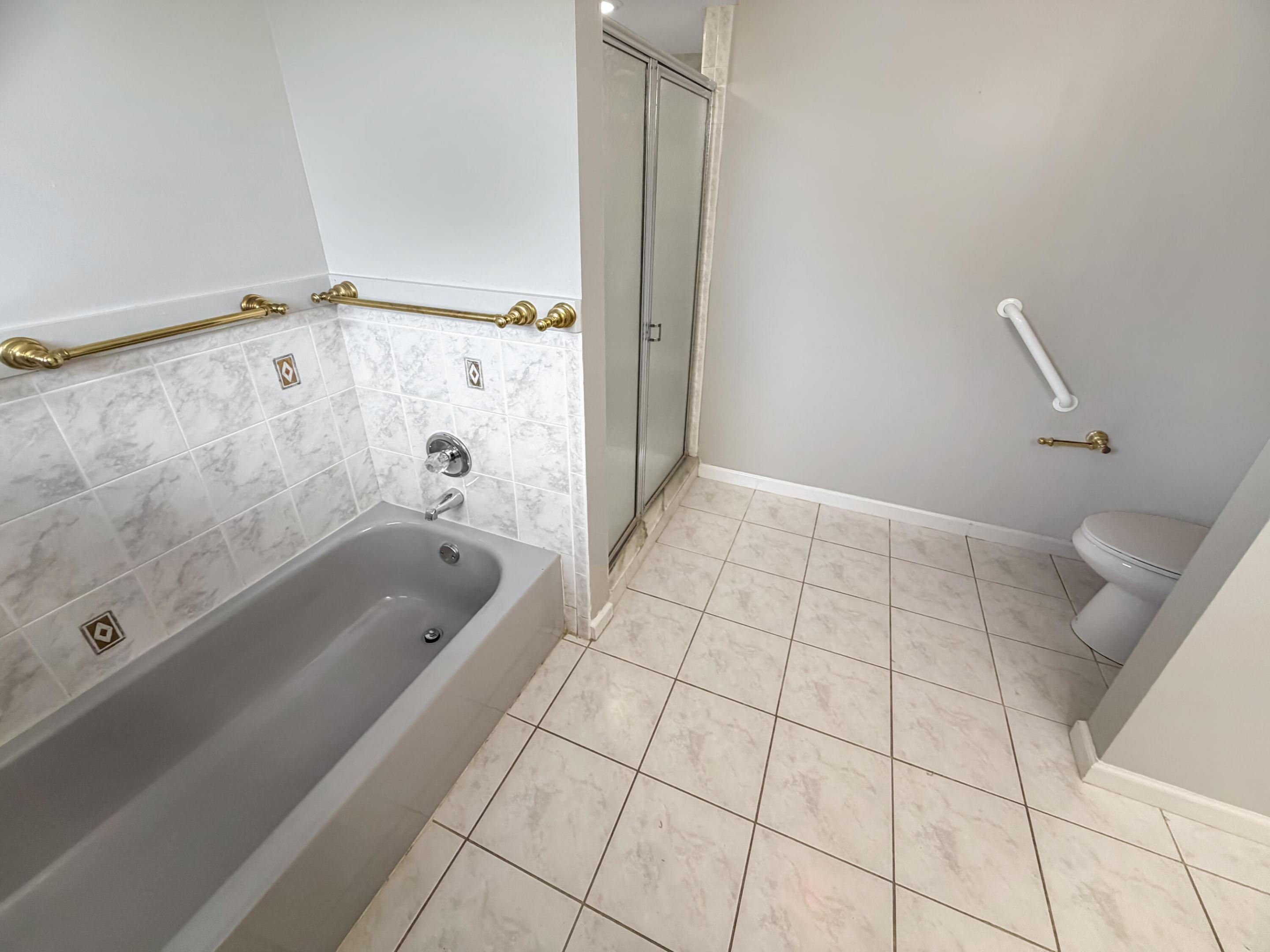 2361 Ne 21st Avenue Property Photo 13