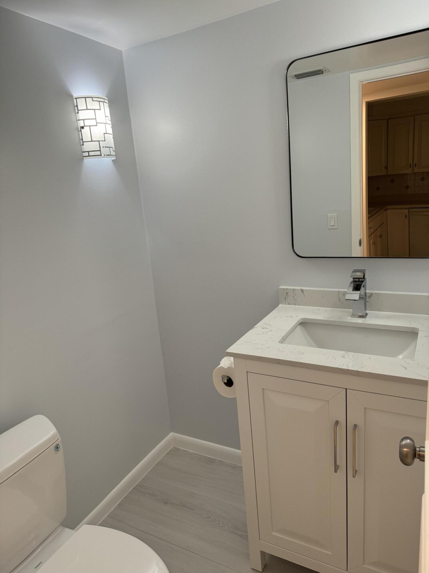 5644 Santiago Circle Property Photo 4
