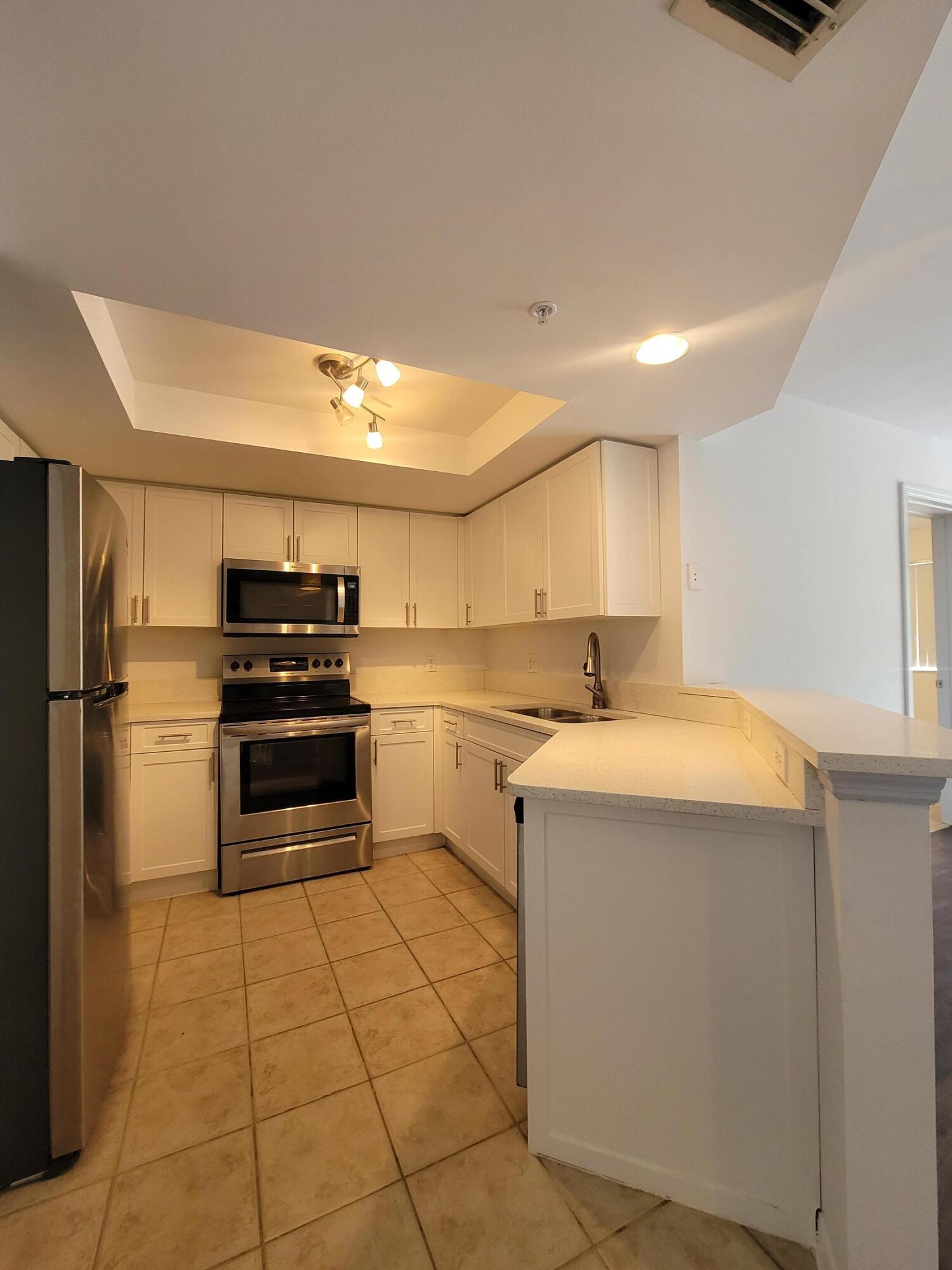 4163 N Haverhill Road 1204 Property Photo 4