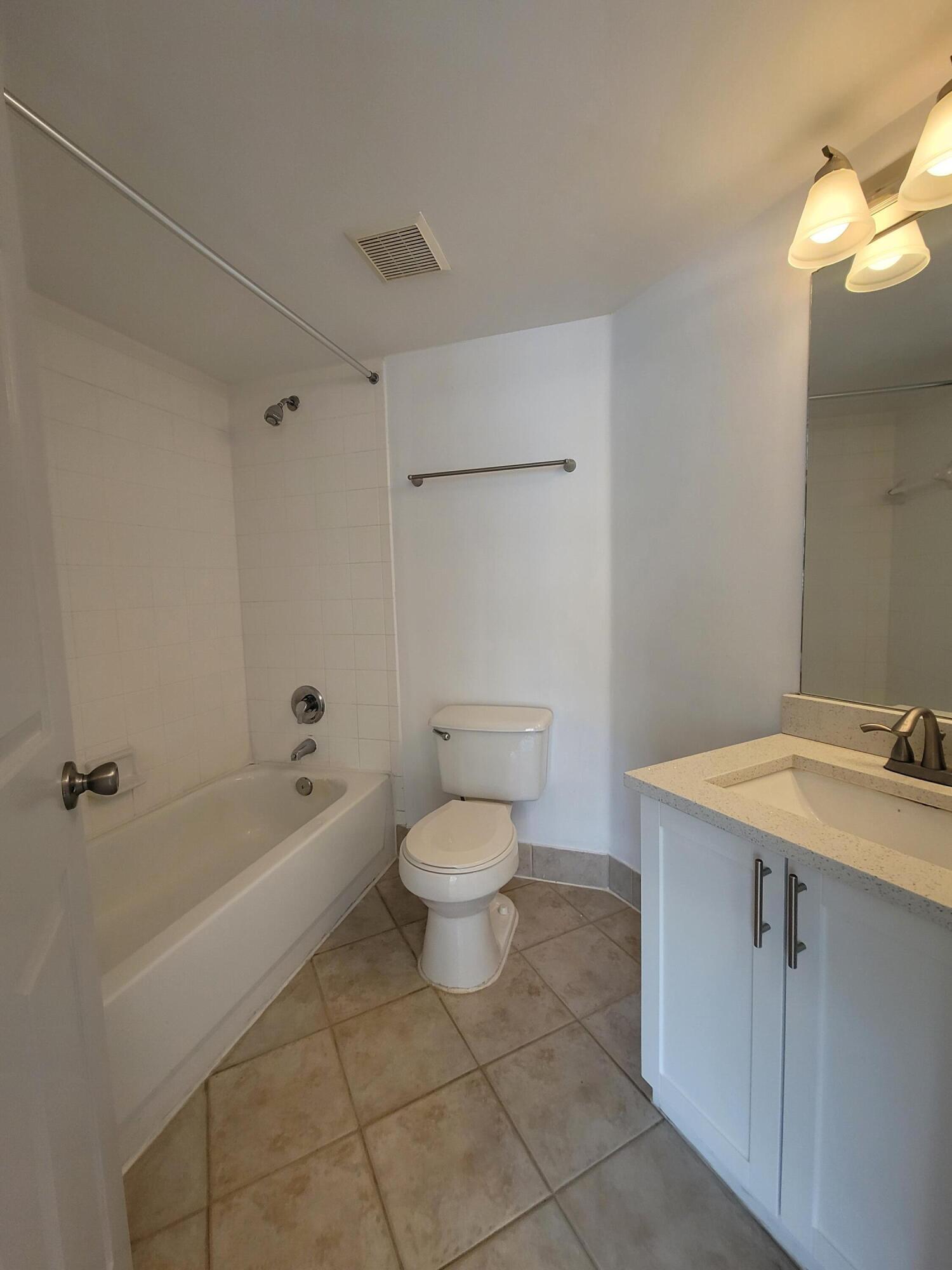 4163 N Haverhill Road 1204 Property Photo 8