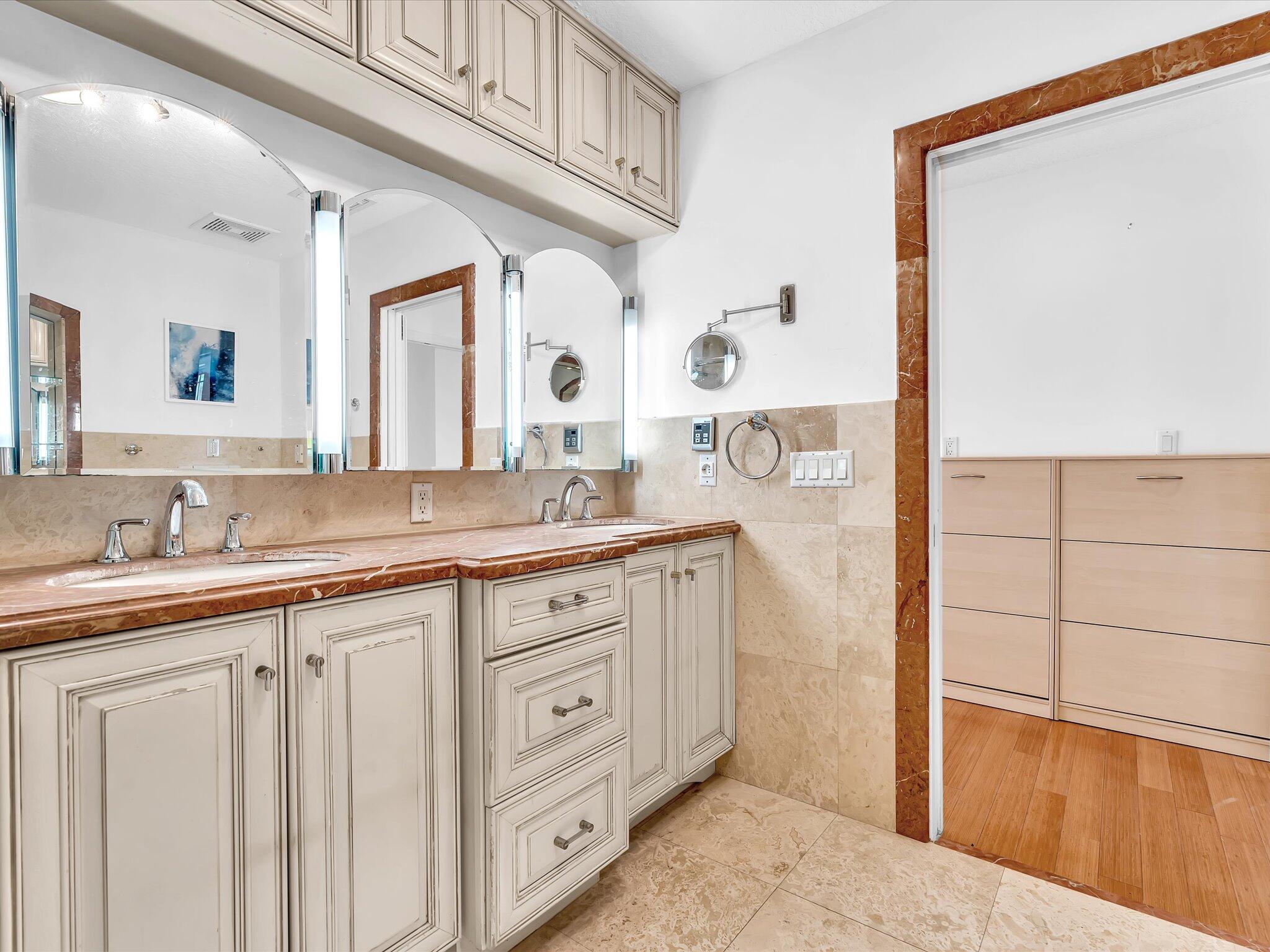 518 N Riverside Drive Property Photo 60