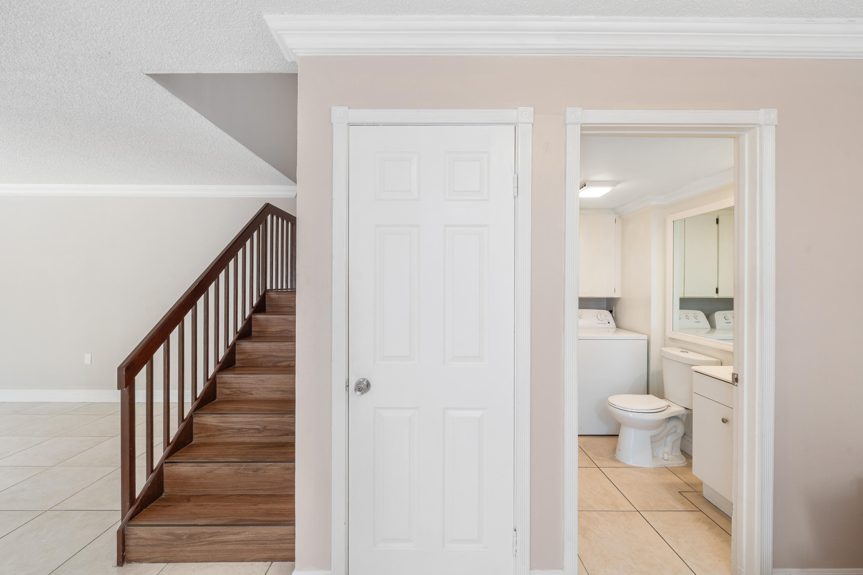 915 9th Way Property Photo 13
