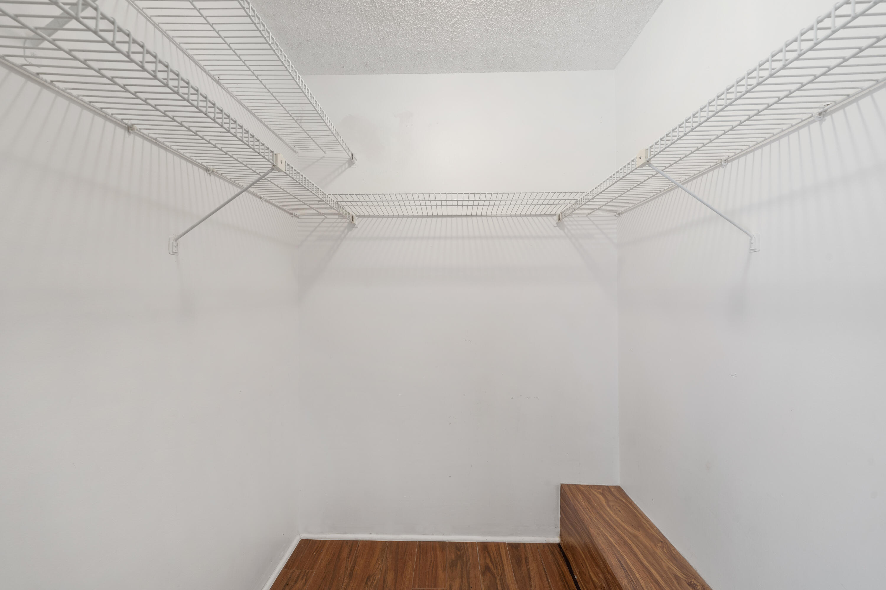 915 9th Way Property Photo 14