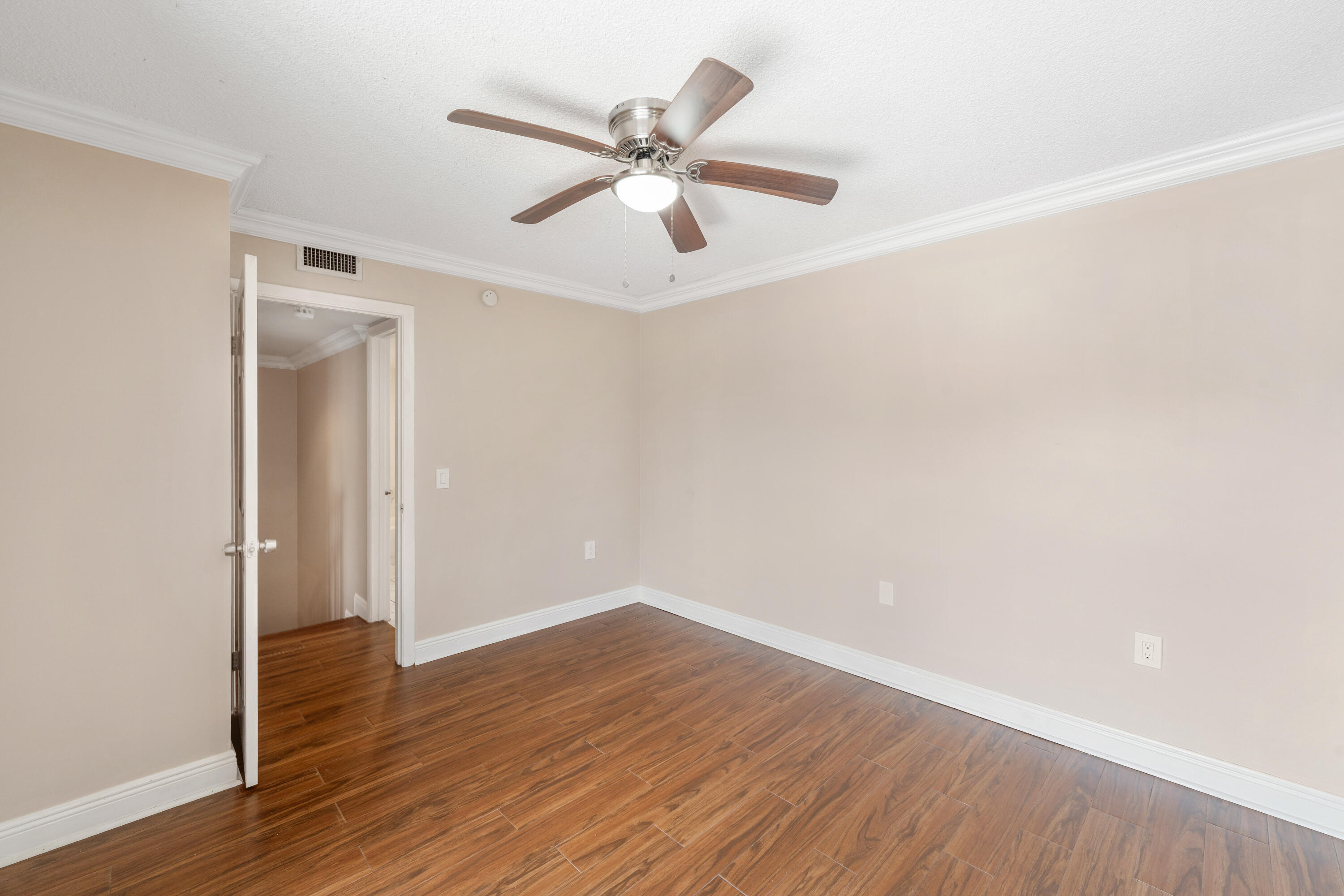 915 9th Way Property Photo 23