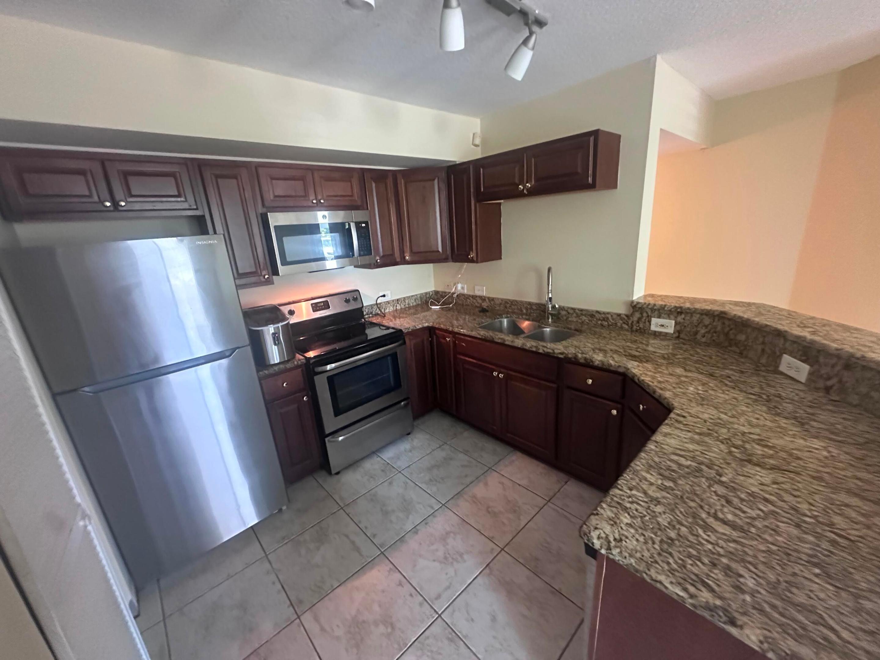 201 Villa Circle 201 Property Photo 12