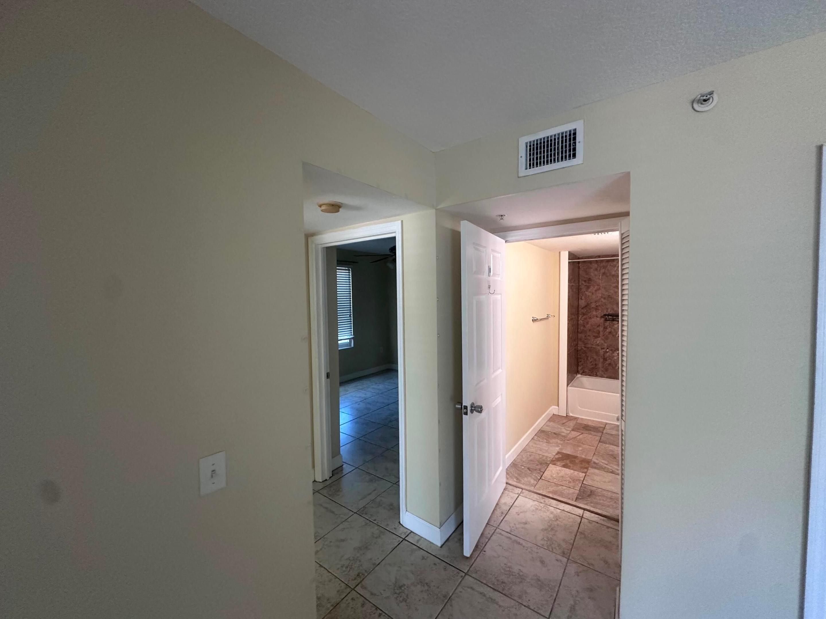 201 Villa Circle 201 Property Photo 29